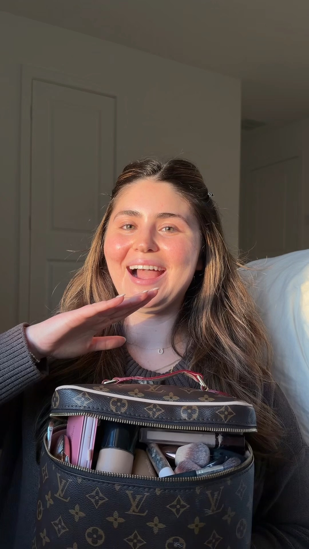 Makeup bag refresh to kickoff the new year! Only keeping everyday makeup essentials and what I use for social occasions 🤎 

Makeup bag, Everyday makeup, makeup bag, essentials, makeup bag must haves, glowy makeup, bronzey makeup, clean girl aesthetic, cream blush favorites, makeup for brunettes, makeup for hazel eyes, makeup favorites

#LTKgrwm #LTKselfcare #LTKBeauty