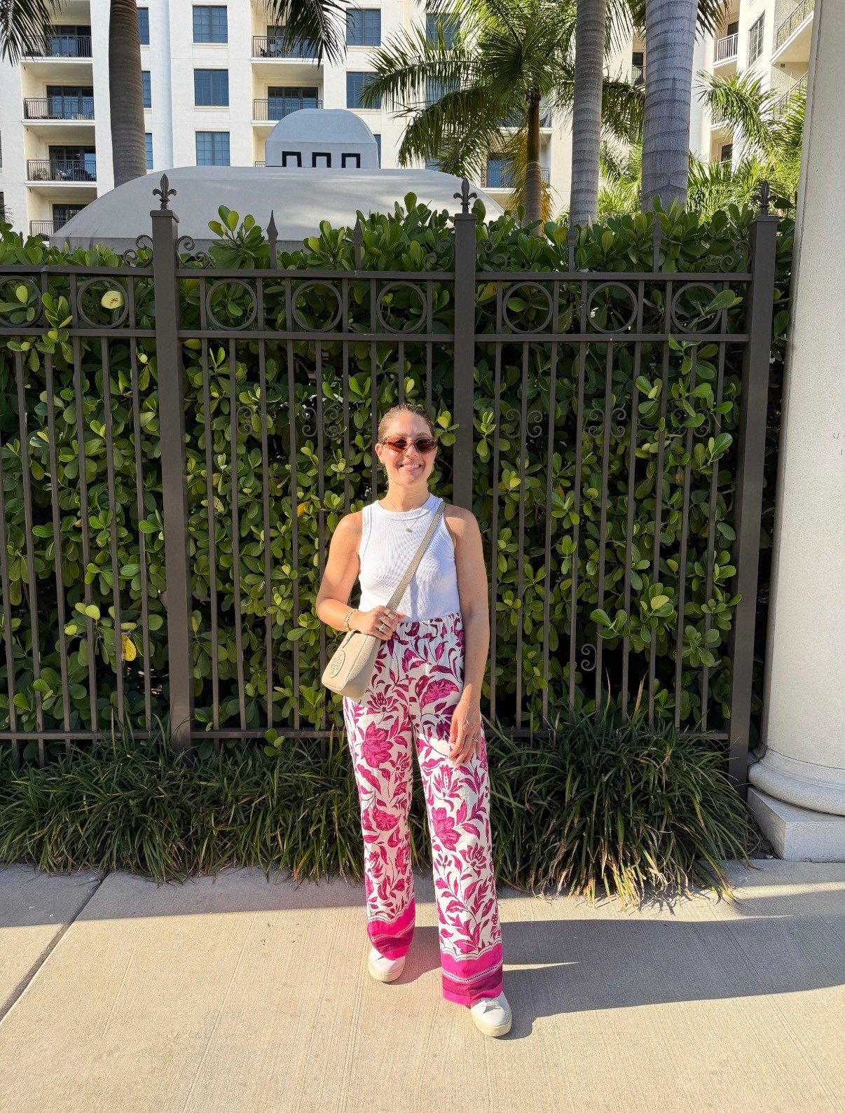 Love the print on these Ann Taylor pants 🌺 

Ann Taylor, Tory Burch, vejas, Florida, vacation outfit inspiration 

#LTKSaleAlert #LTKTravel #LTKdayinmylife