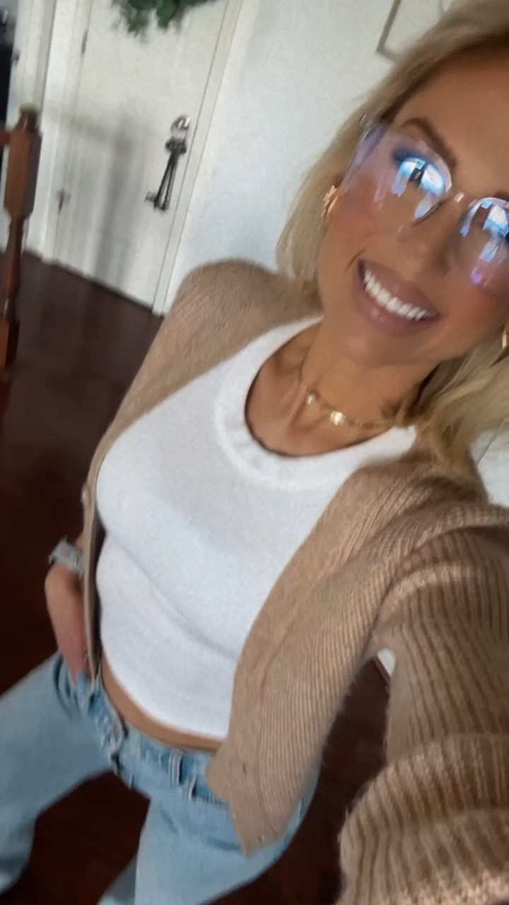 One of my favorite #jeans from #abercrombje 

#LTKfit #LTKFind #LTKstyletip