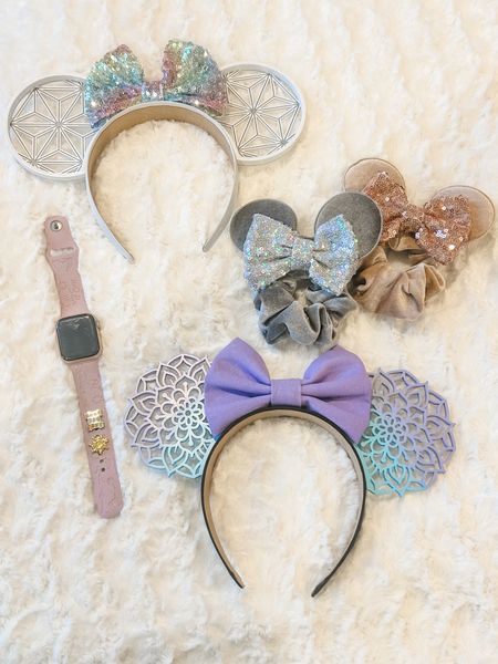 Essential accessories for a day at Disney Parks! ✨🏰🌐

#LTKfindsunder50 #LTKtravel