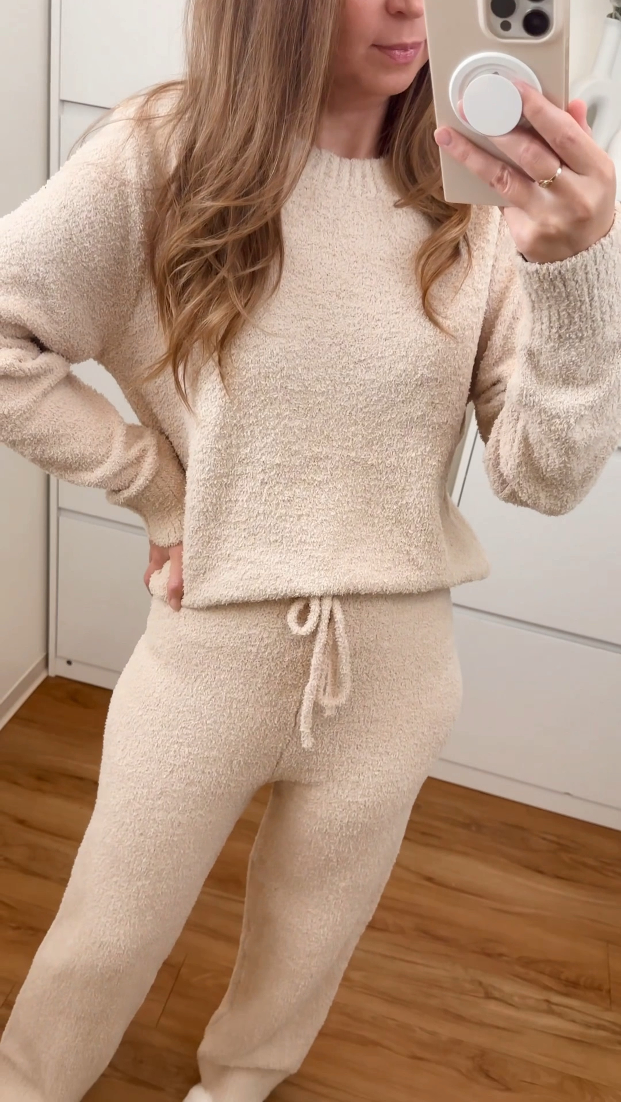 Cozy sets 🤍



#LTKSeasonal #LTKfindsunder50 #LTKVideo