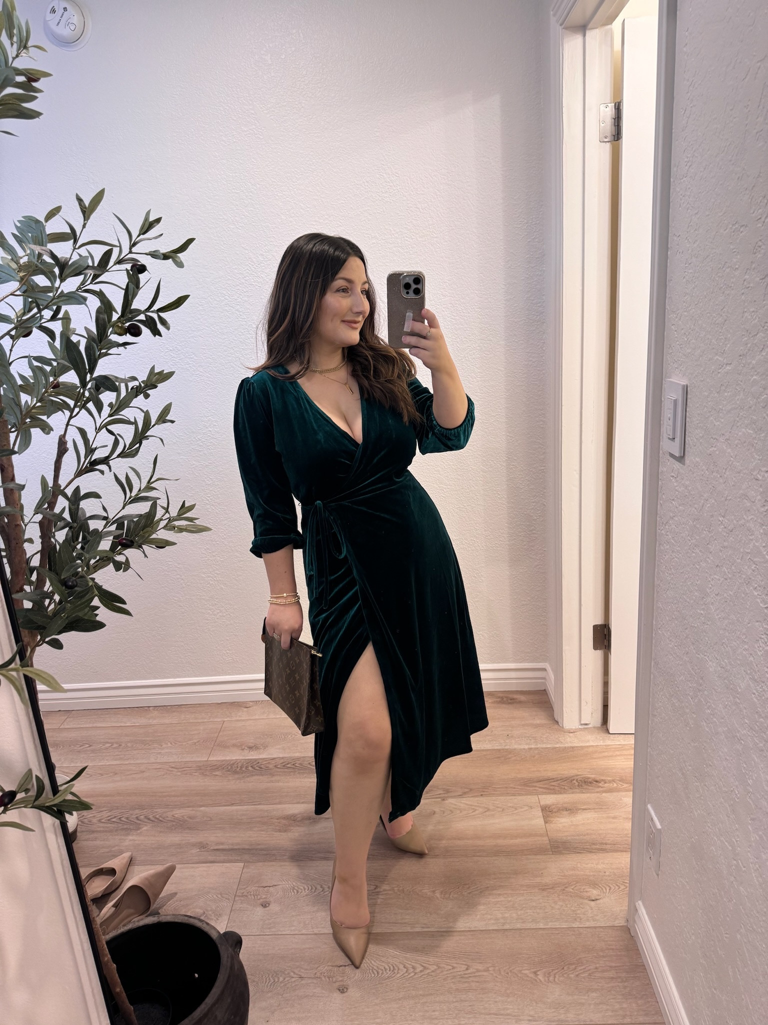 Velvet wrap dress in dark green! Love this for upcoming holiday events and parties! 

Size small 

Use code: mimipluswill15 

#LTKHoliday #LTKParties #LTKSeasonal