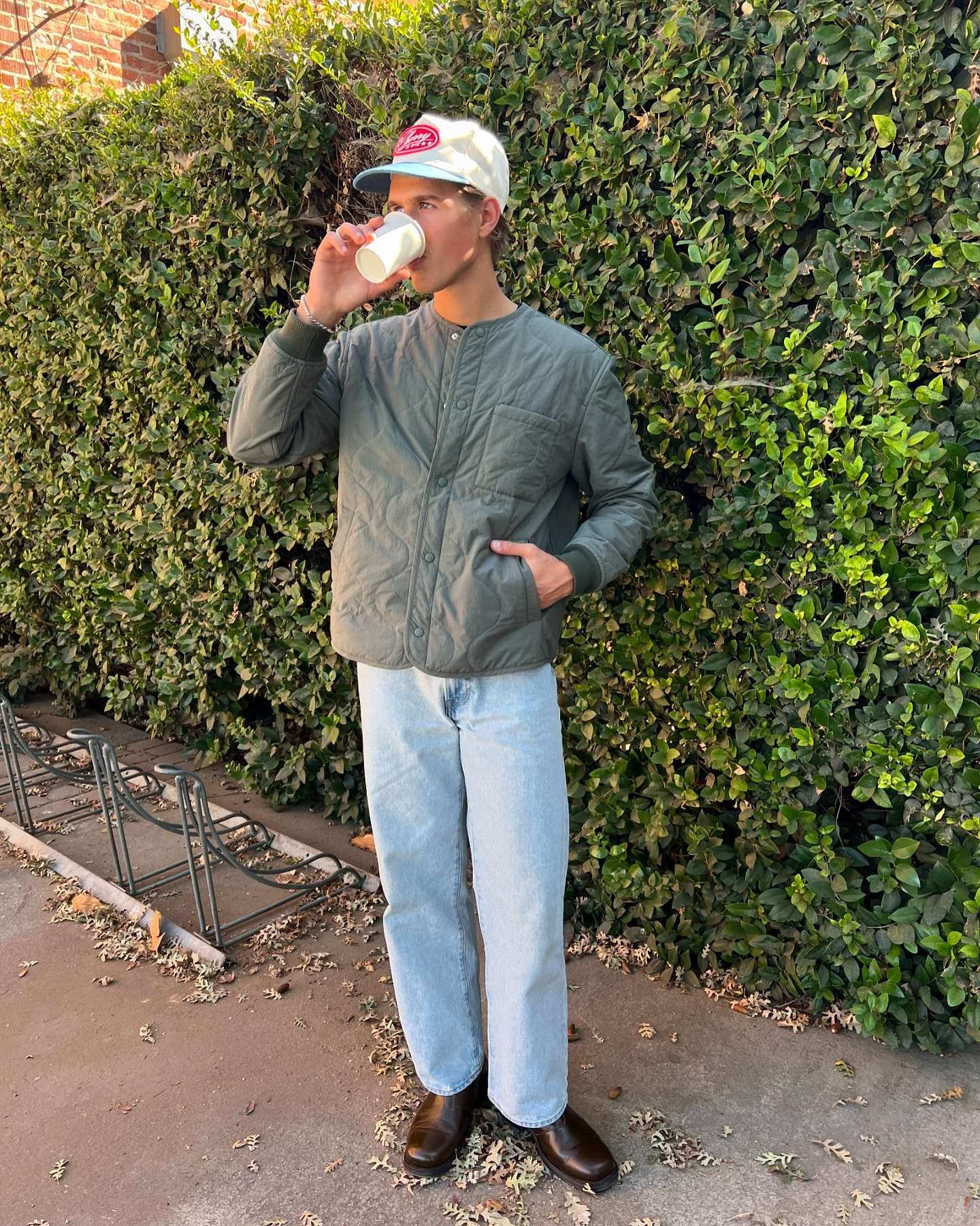 an ideal morning of drinking coffee and trying to find out who’s the owner of this cool car 

#cars #fallfashion #outfit #mensfashion #porsche #oldcars