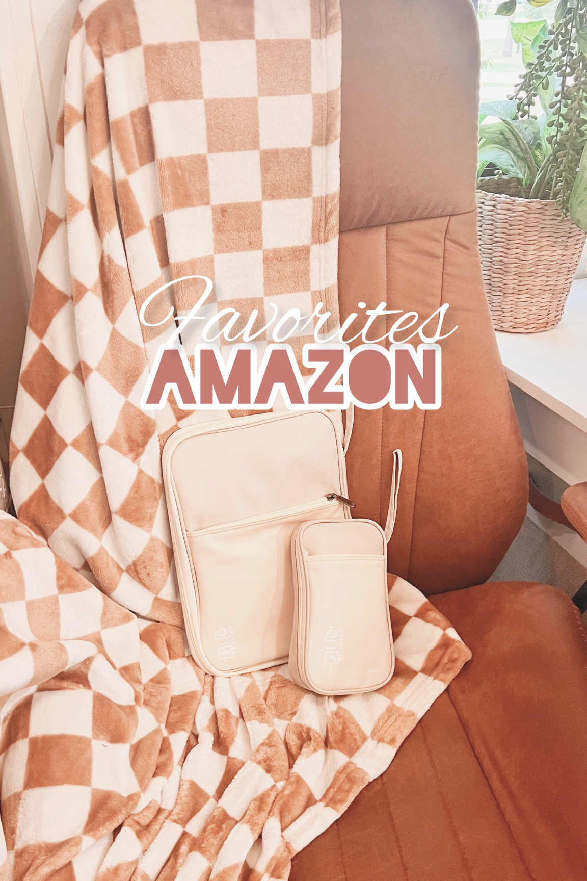 Amazon favorites. Tech bag.

#LTKtravel #LTKGiftGuide #LTKitbag