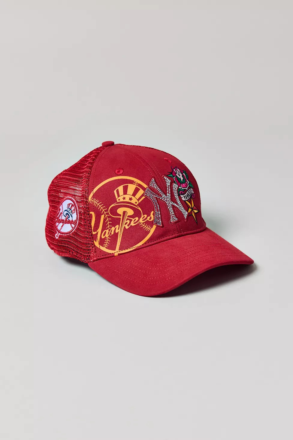 Pro Standard MLB New York Yankees Rhinestone Trucker Hat | Urban Outfitters (US and RoW)