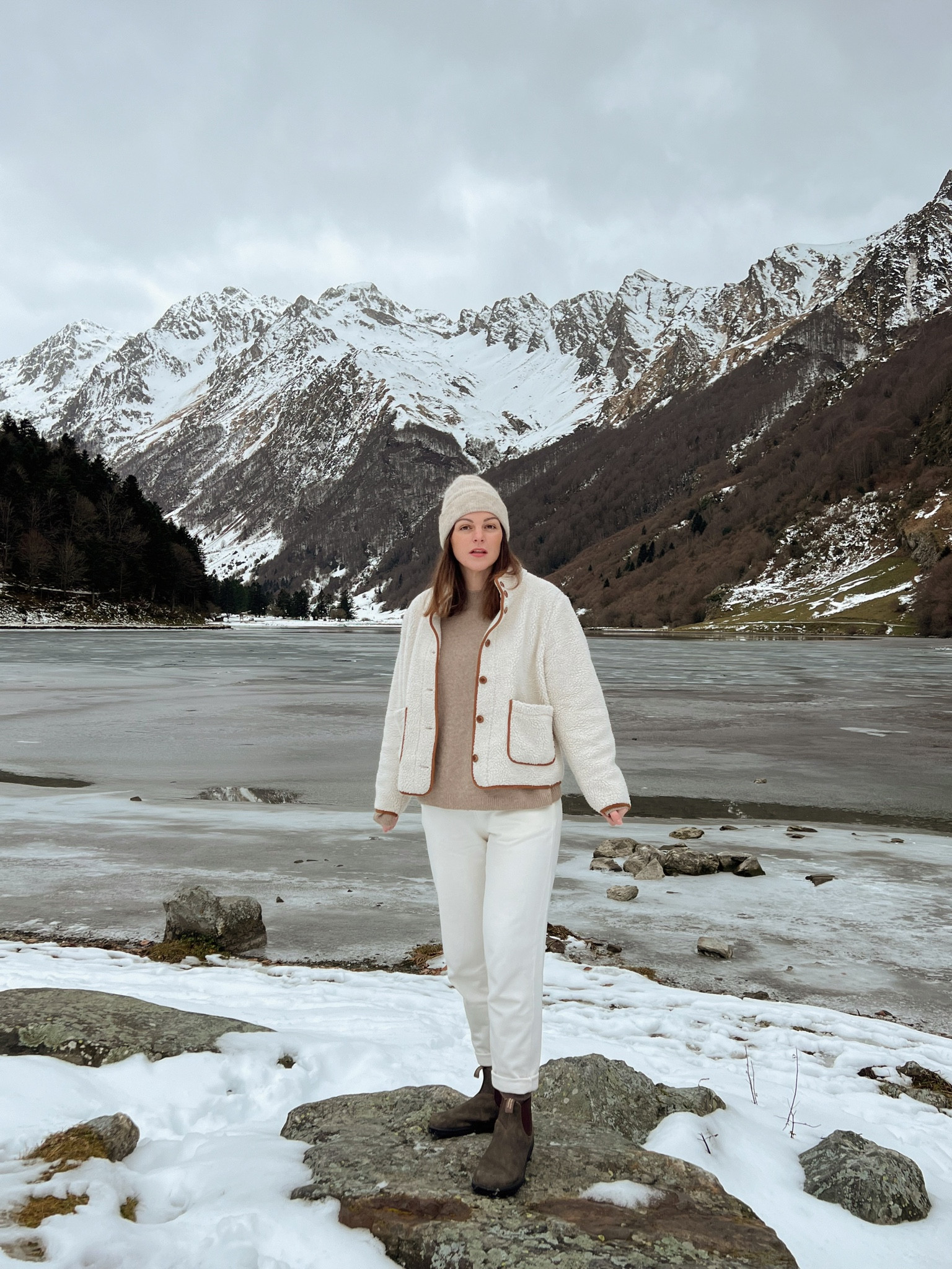 Look d’hiver avec les Blundstone #blundstone #blundstonechelsea #chelseaboot #vestesherpa #manteausherpa #monoprix #monoprixmode #pullbeige #h&m 

#LTKeurope #LTKstyletip #LTKSeasonal