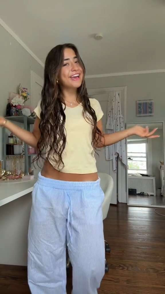 blue pinstripes + yellow makes my heart so happy🫐🍋 

 #LTKStyleTip