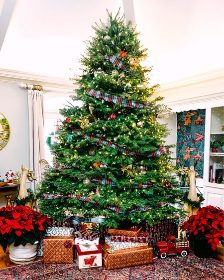 Christmas tree
Christmas decor
Holiday decor

#LTKhome #LTKSeasonal #LTKHoliday