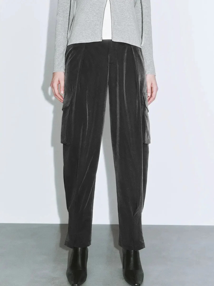 Velvet Carrot Fit Pants | Urban Revivo