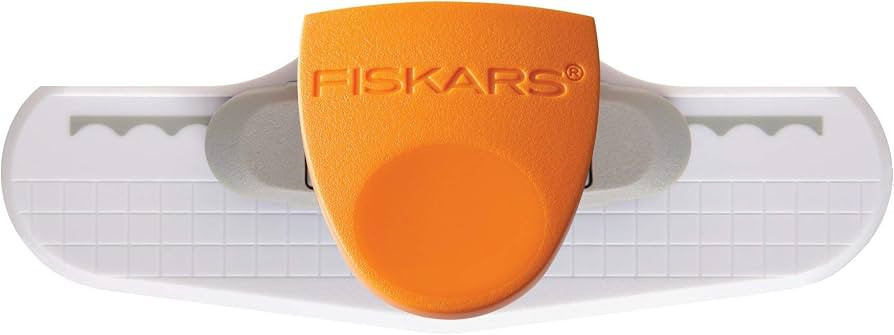 Fiskars Border Punch, Scallop Sentiment | Amazon (US)
