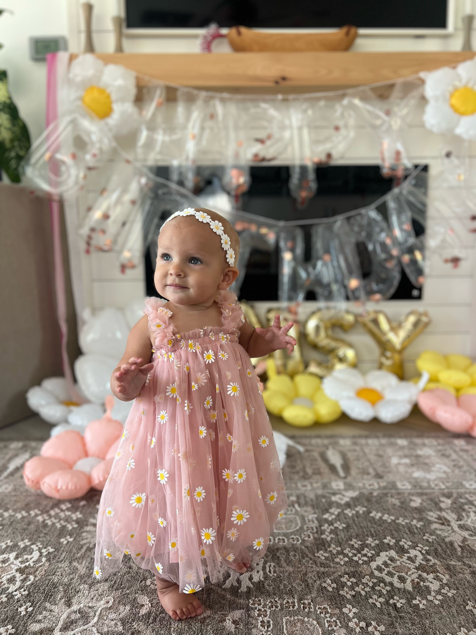 Daisy’s first birthday party! Her theme, “Little Miss Onederful!” 

baby girl first birthday | one year old | first birthday party 

#LTKFindsUnder50 #LTKBaby #LTKParties