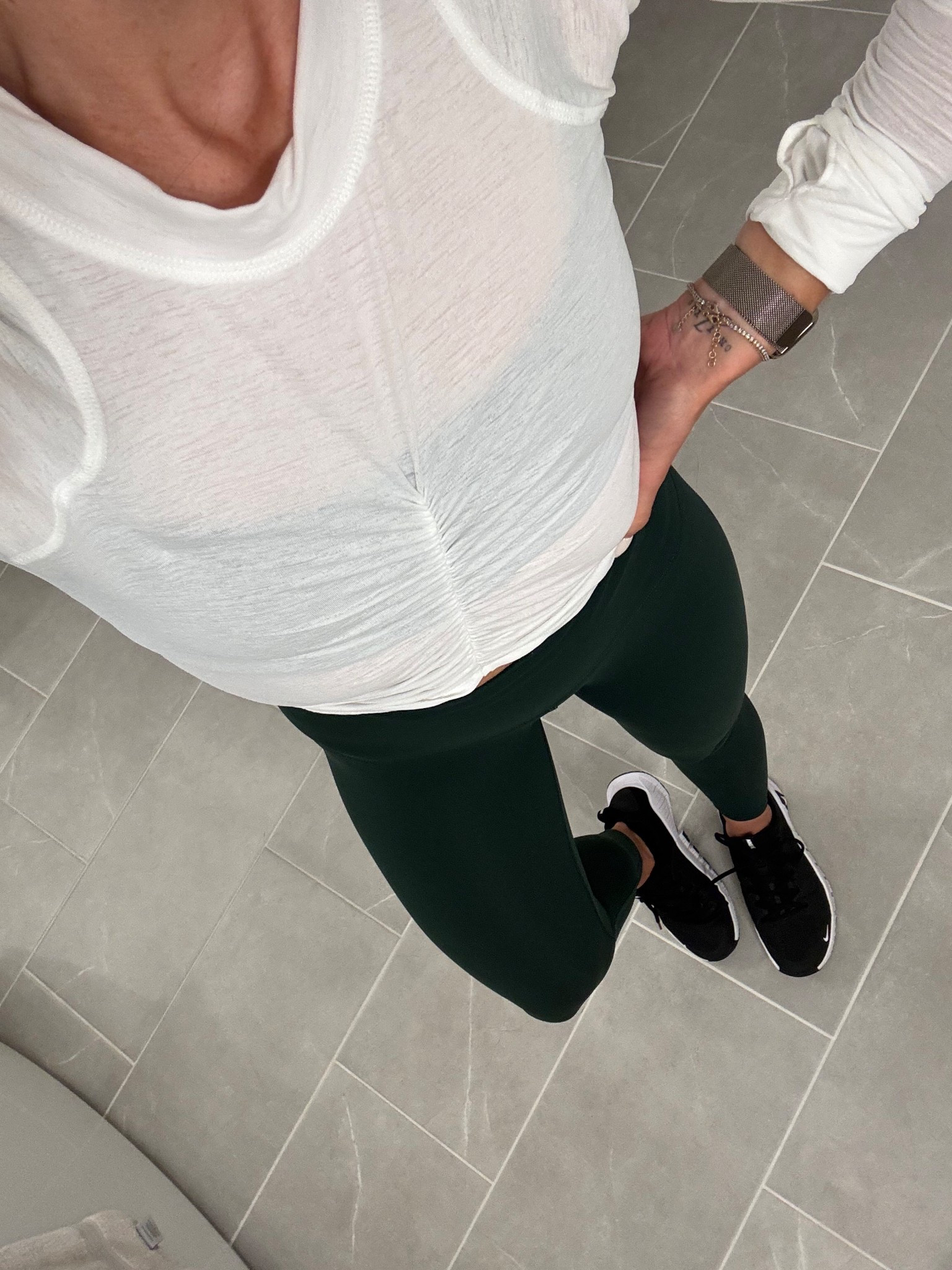 Realistic workout outfits, I wear size 4 and leggings. These are the best for strength training. They stay up, don’t roll down and give you a nice compression.


#LTKWatchNow #LTKOver40 #LTKActive