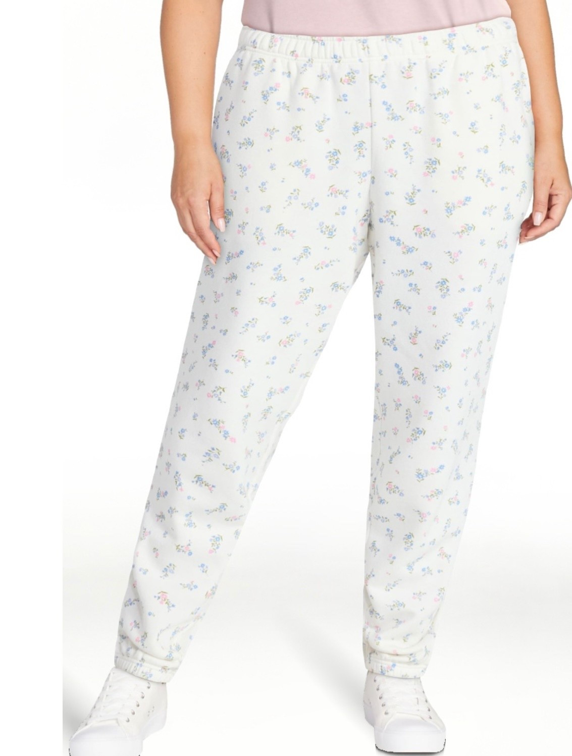 The floral sweatpants I found at Walmart!! 

#LTKgrwm
