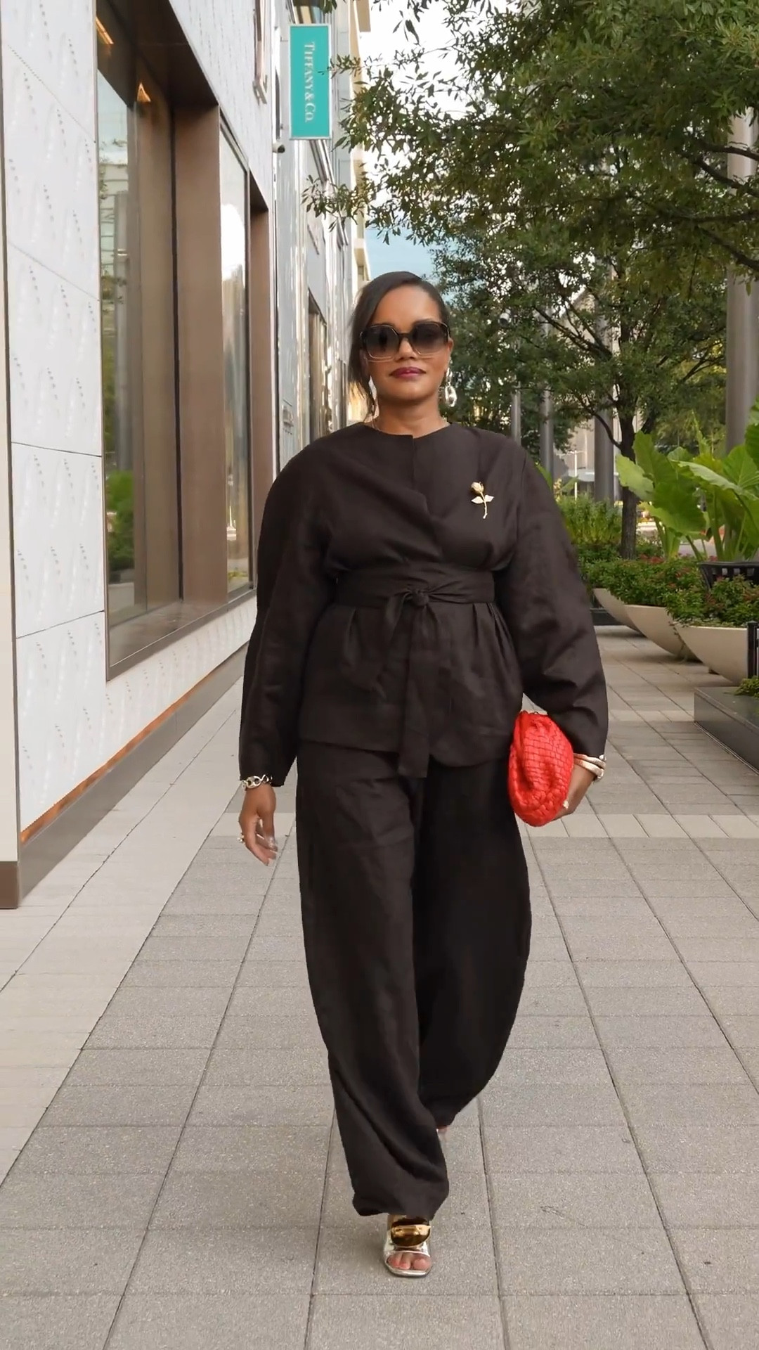 I adore this chocolate brown Zara linen barrel leg pant set! Fall fashion has begun! My favorite season of fashion!

#LTKFindsUnder100 #LTKFallSale #LTKStyleTip