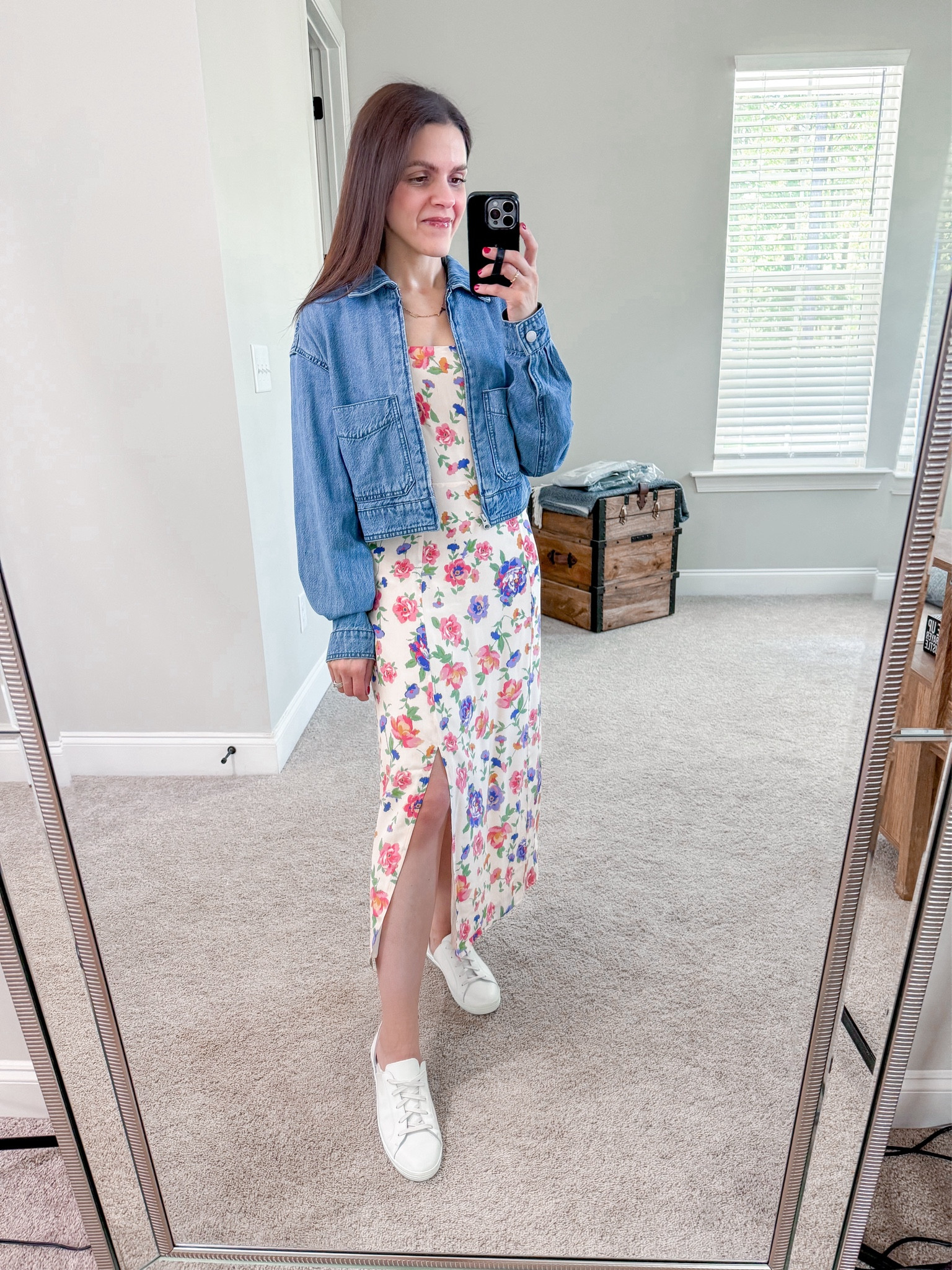 #ootd | Floral dress, cropped denim jacket, sneakers


#LTKStyleTip