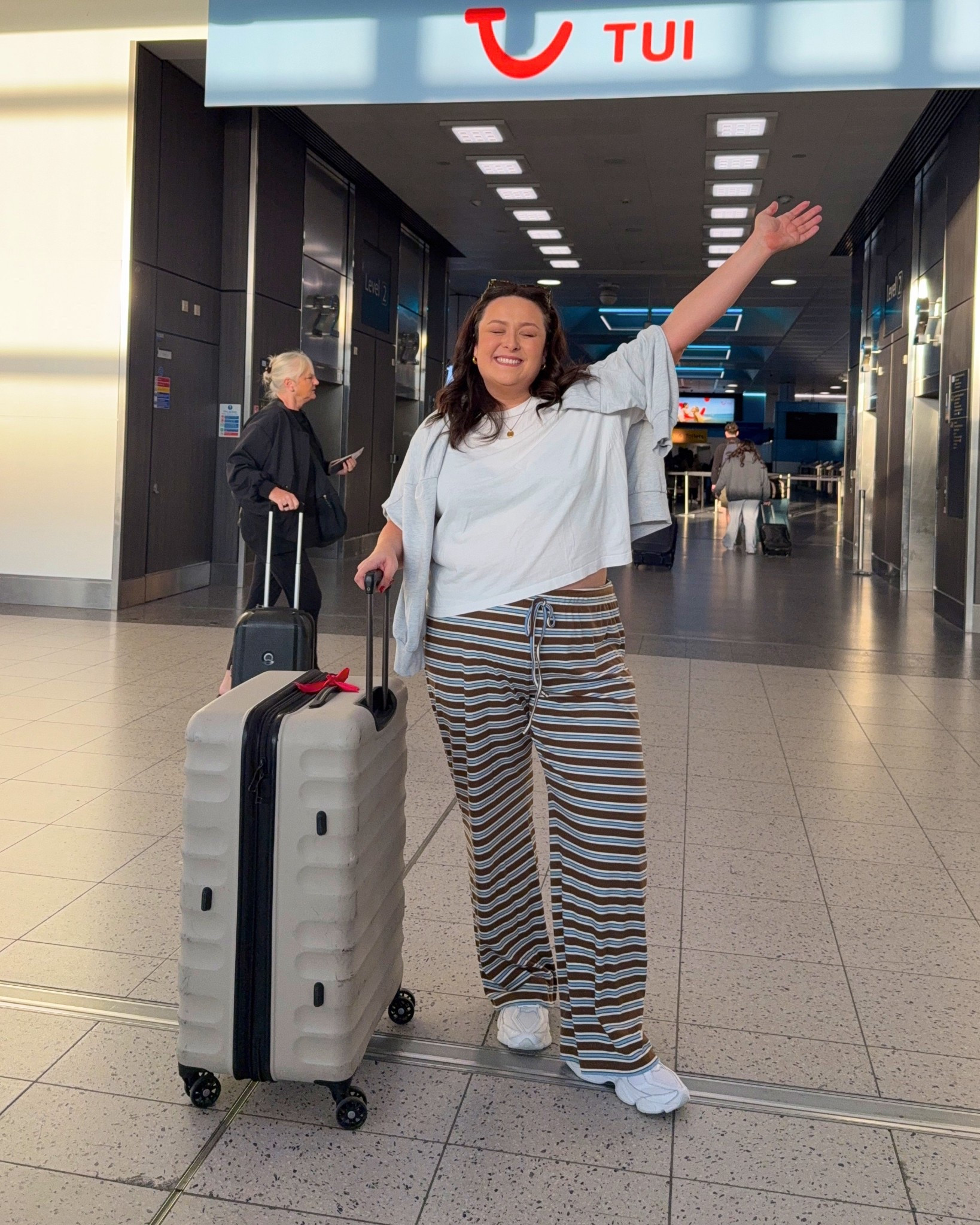 Travel outfit ✈️ (I got the trousers in an XL but they are quite big so I probably should have got the L) 

#LTKtravel #LTKcurves #LTKplussize