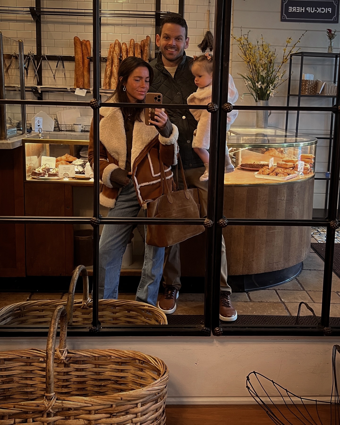 Snuck away to Park City with our little fam a few weeks ago ✈️ I see why people love it there so much. We’re having a real mountain town winter over here lately 🏔️ Next up, Telluride…send recs!

#parkcity #parkcityutah #mountaintown #mylittlefamily #babygirl #momanddaughter #momlife #momthings