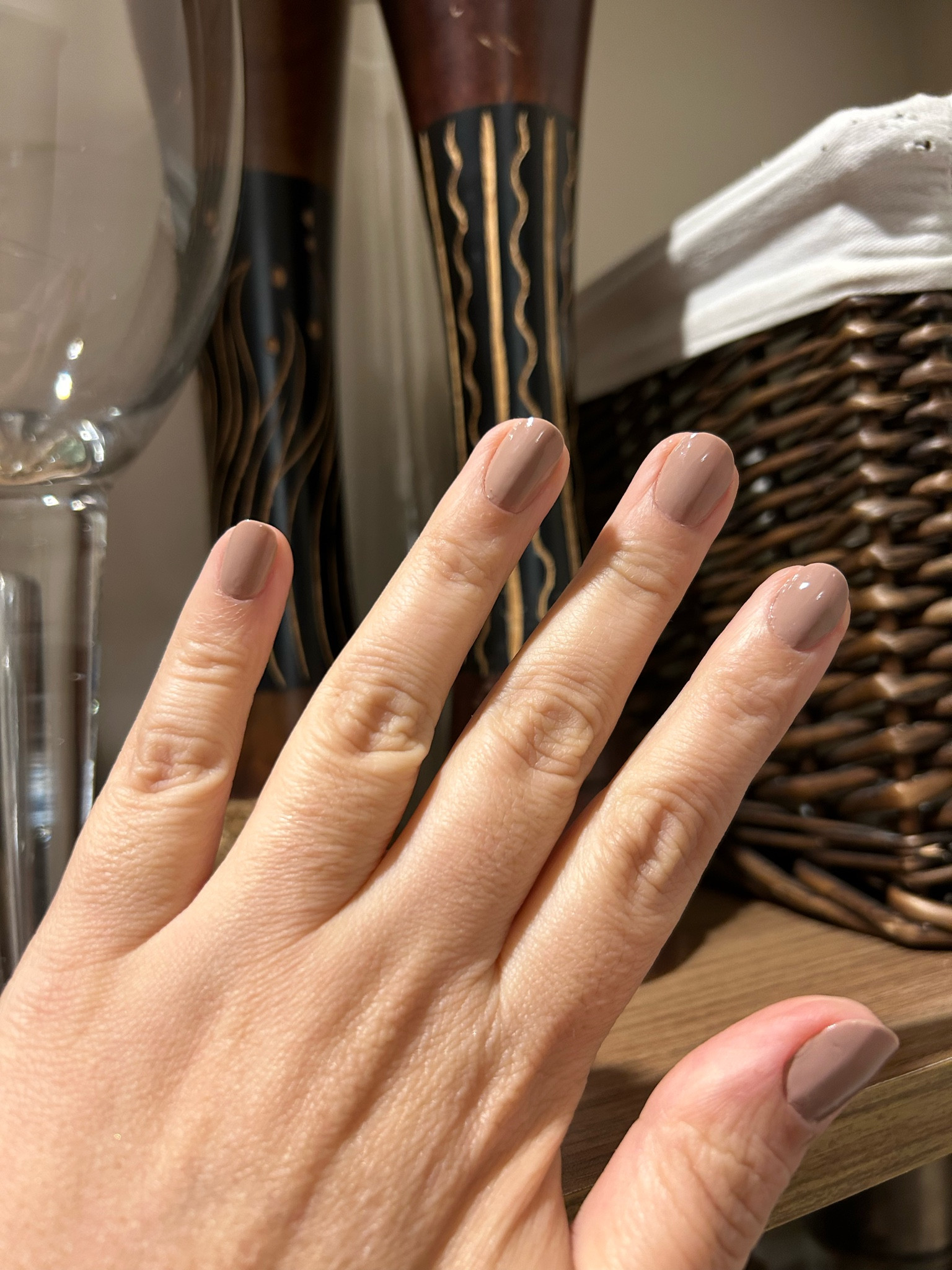 A escolha o esmalte de hoje foi novamente pela sofisticação do nude: o Collant, da linha Bailarina, da Impala.

#LTKover50style #LTKbeauty #LTKbrasil