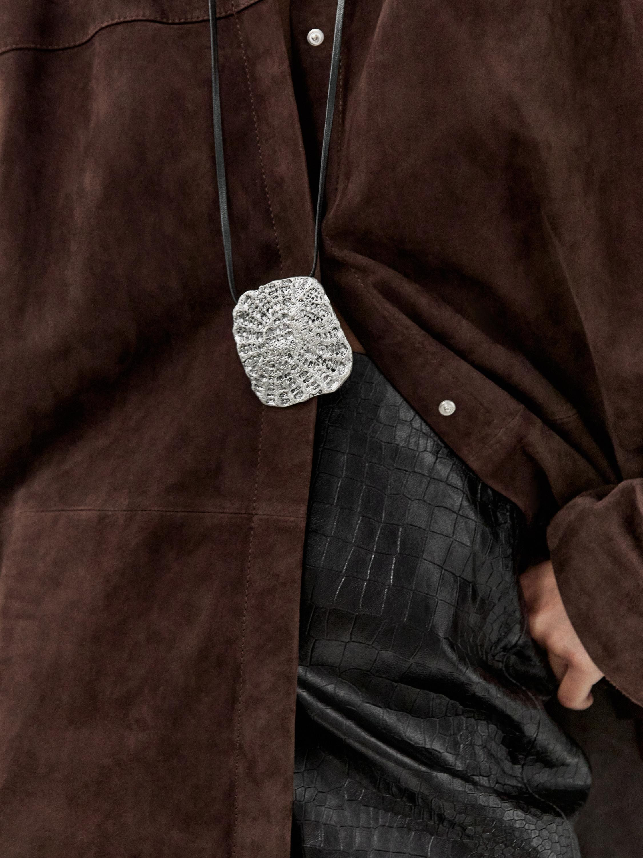 Textured medallion necklace | Massimo Dutti US