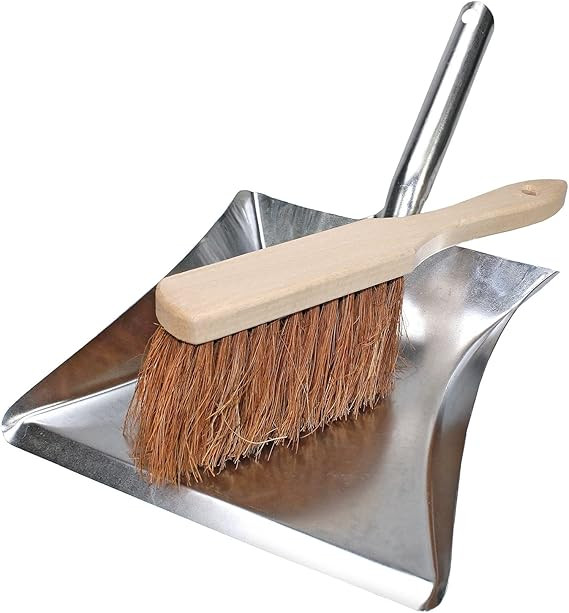 Kokos Kehrgarnitur mit Holzbesen und Metallschaufel - Buchenholz und 100% echte Kokosfasern | Amazon (DE)