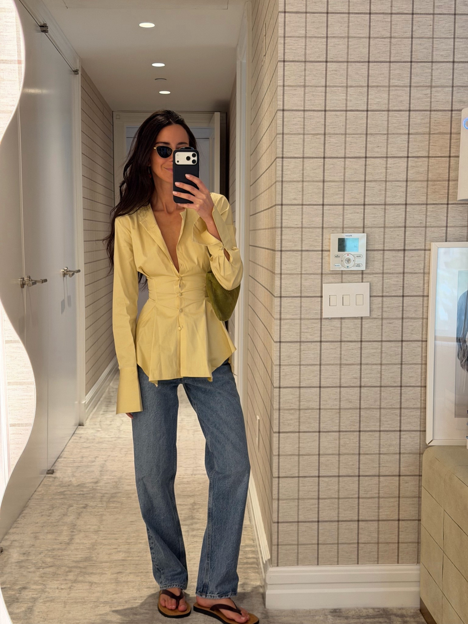 OOTD 💛 My bag is The Row

#LTKootd