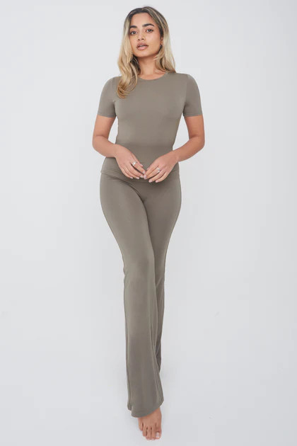 365 SHORT SLEEVE T-SHIRT - VINTAGE KHAKI | TALA (UK)