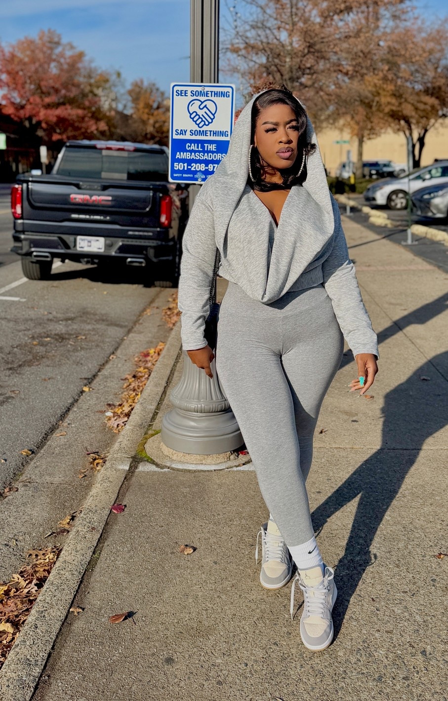 Cute and comfy OOTD! Wearing a size medium in both the top and leggings. 

#LTKMidsize #LTKootd #LTKActive