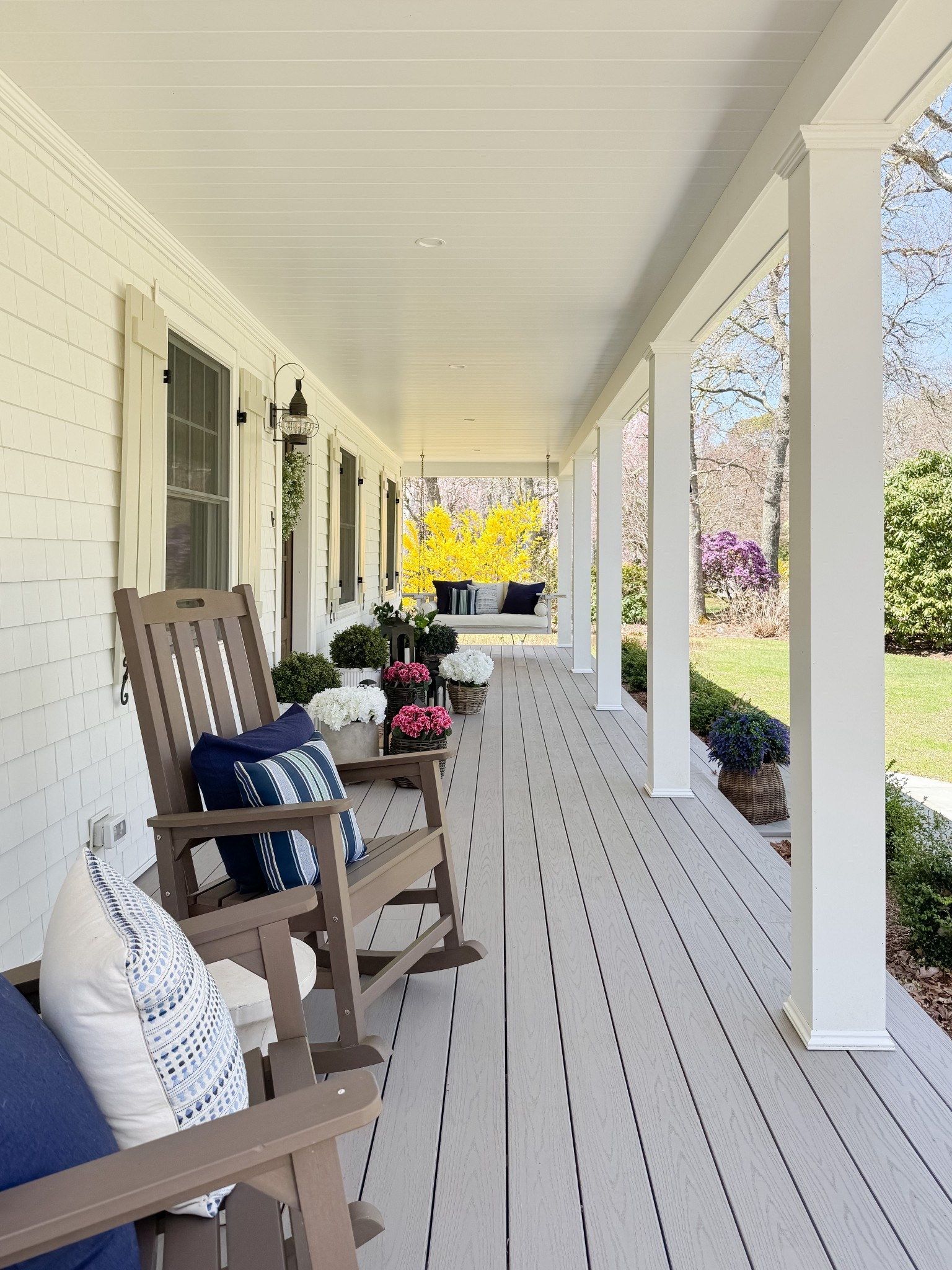 Spring Front Porch

Home  home decor  home favorites  spring front porch  spring home decor  seasonal decor  wreath  planters  area rug  coastal home

#LTKHome #LTKSeasonal