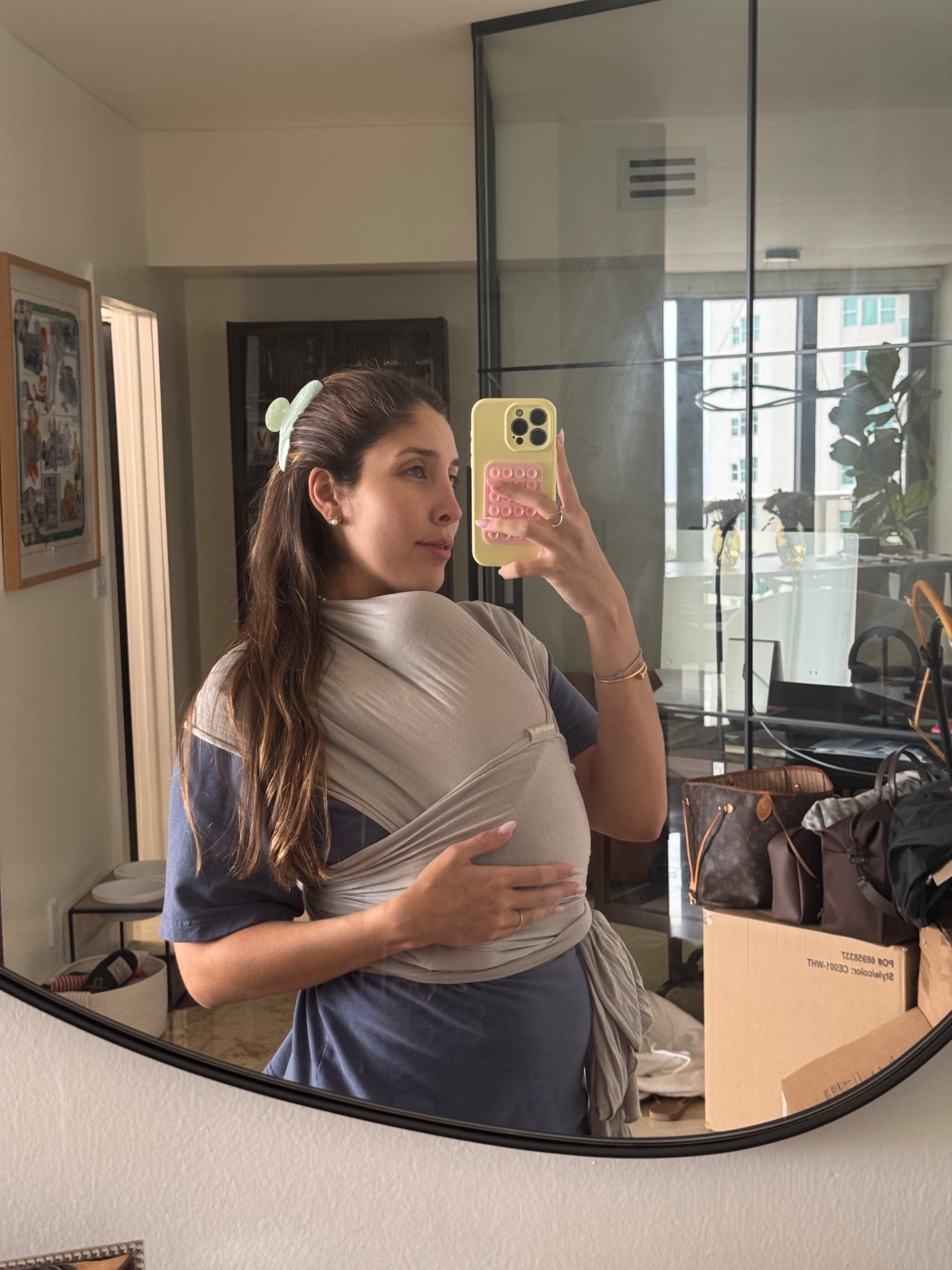 Half the price of the name brand wrap carrier 🤍🏹 


#LTKBaby #LTKBump #LTKFindsUnder50