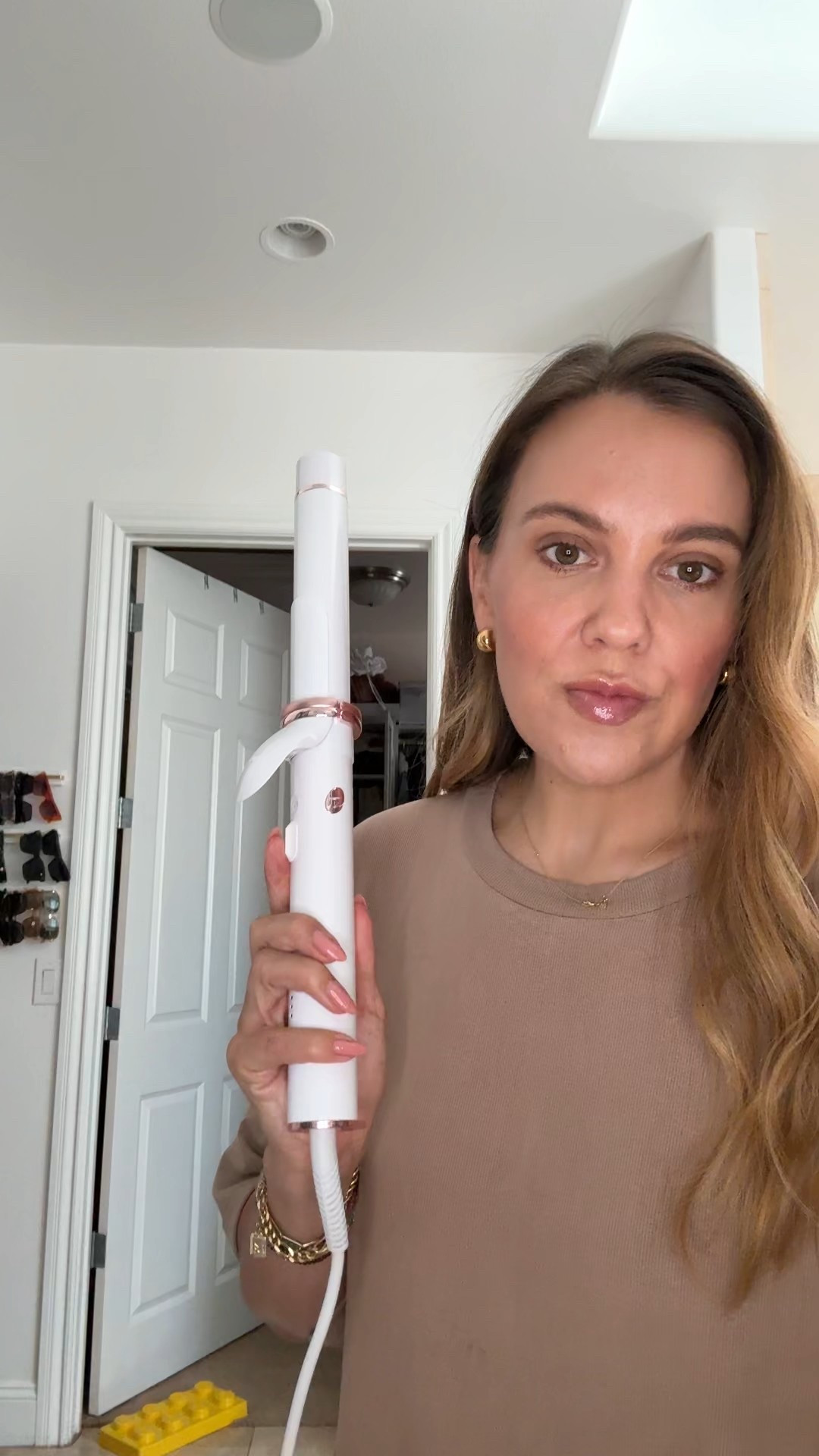 loving this automatic curling iron! it’s still $70 off and i have both the 1 inch and 1.25 inch. i use the bigger one more! perfect for beachy waves  