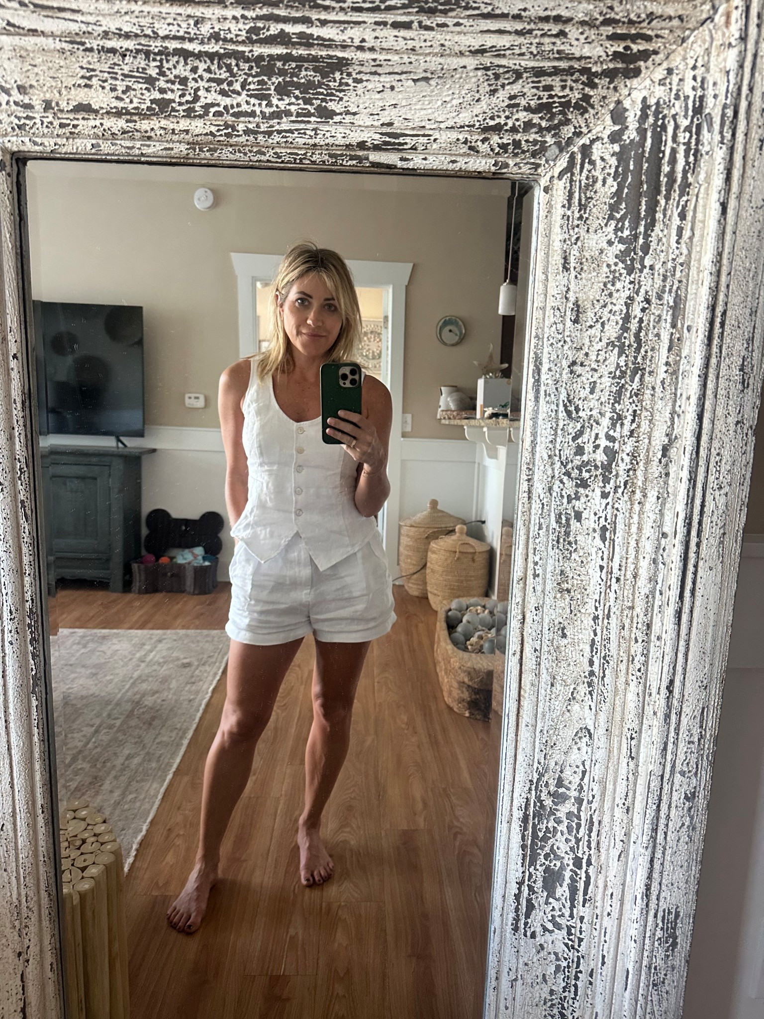 Let’s go pick strawberries 🍓 

#LTKSeasonal #LTKOver40 #LTKFindsUnder100