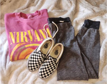 #favortiesweatshirt #urbanoutfitters #nirvana #graphicsweatshirt #bandsweatshirt #falloutfit #fall #vans #sneakers 

#LTKSeasonal #LTKSale #LTKshoecrush