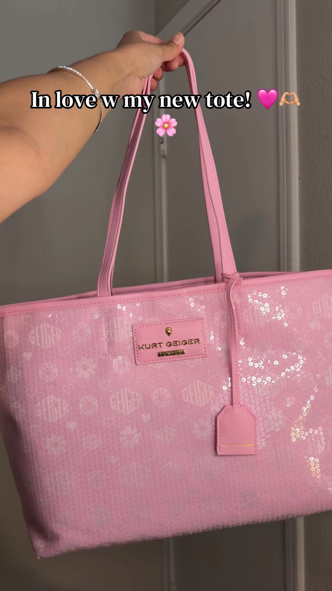 In love w my new pink sequin tote! 🩷🌸🫶🏼