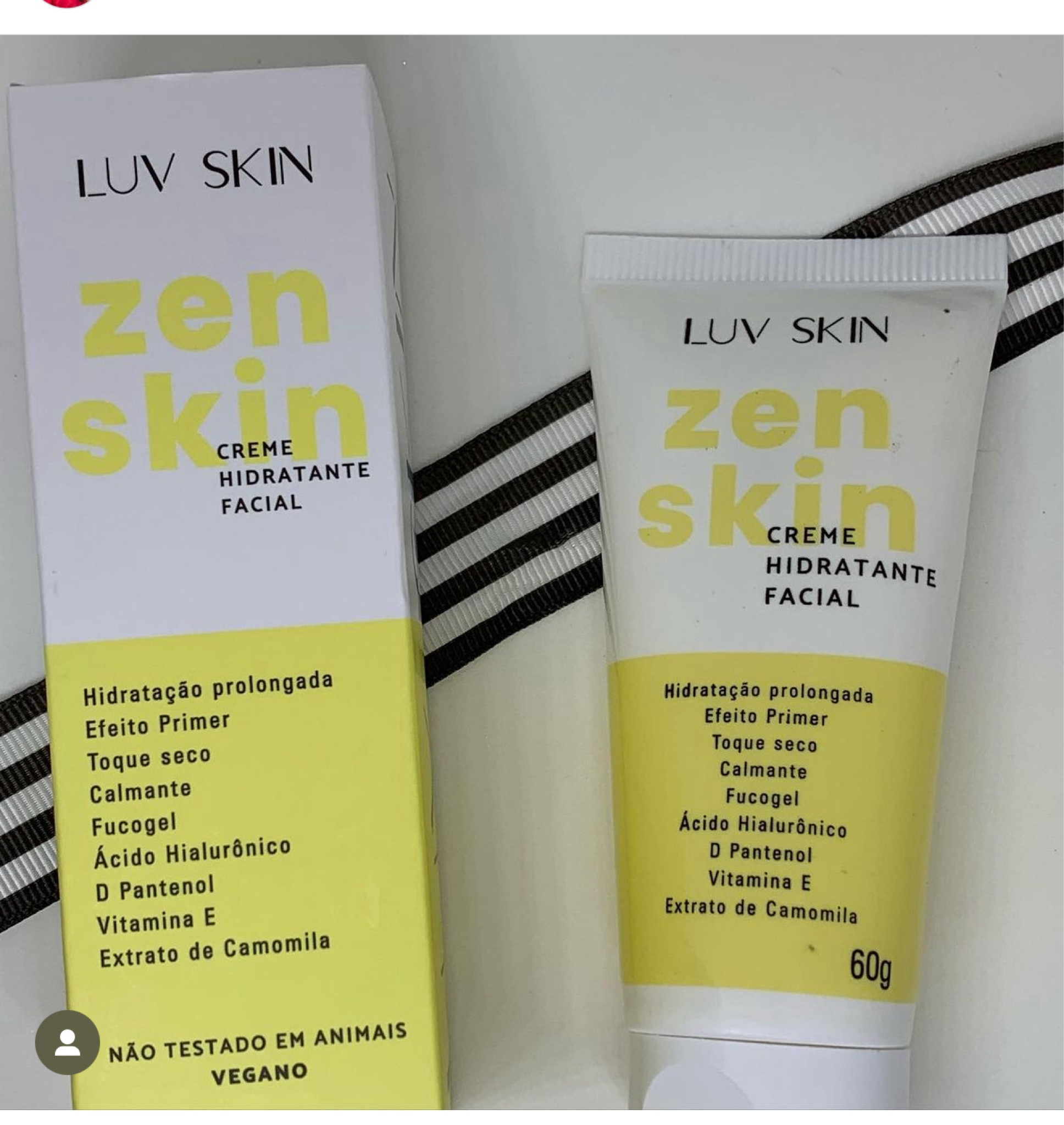Preço de mercado R$ 60,00

O que promete: proporciona um efeito primer, ou seja, ameniza poros abertos e suaviza a textura da pele, deixando-a mais suave e aveludada proporcionando um melhor resultado e duração da maquiagem.

O toque seco permite que o hidratante seque rapidamente na pele e aumente a aderência dos produtos como base e pós.

Modo de Usar: É indicado para uso diário, noturno e/ou diurno. Todos os tipos de pele.

Eu tenho usado pela manhã, depois de lavar o rosto e após aplicar o Serum Luv. 


Gostei muito do creme e com certeza compraria novamente (o que é um otimo sinal)

O que eu percebi: o produto é bem absorvido pela pele, ótima hidratação, fragrância suave, possui efeito primer, deixando a pele sequinha !!!

#LuvBeauty #bestbox #bestboxclube #cuidadoscomapene 
#face #assinaturas #beauty #luvskin 

❌❌❌❌❌❌❌❌❌❌❌❌❌❌❌❌❌❌❌❌❌❌❌

#LTKbeauty #LTKbrasil