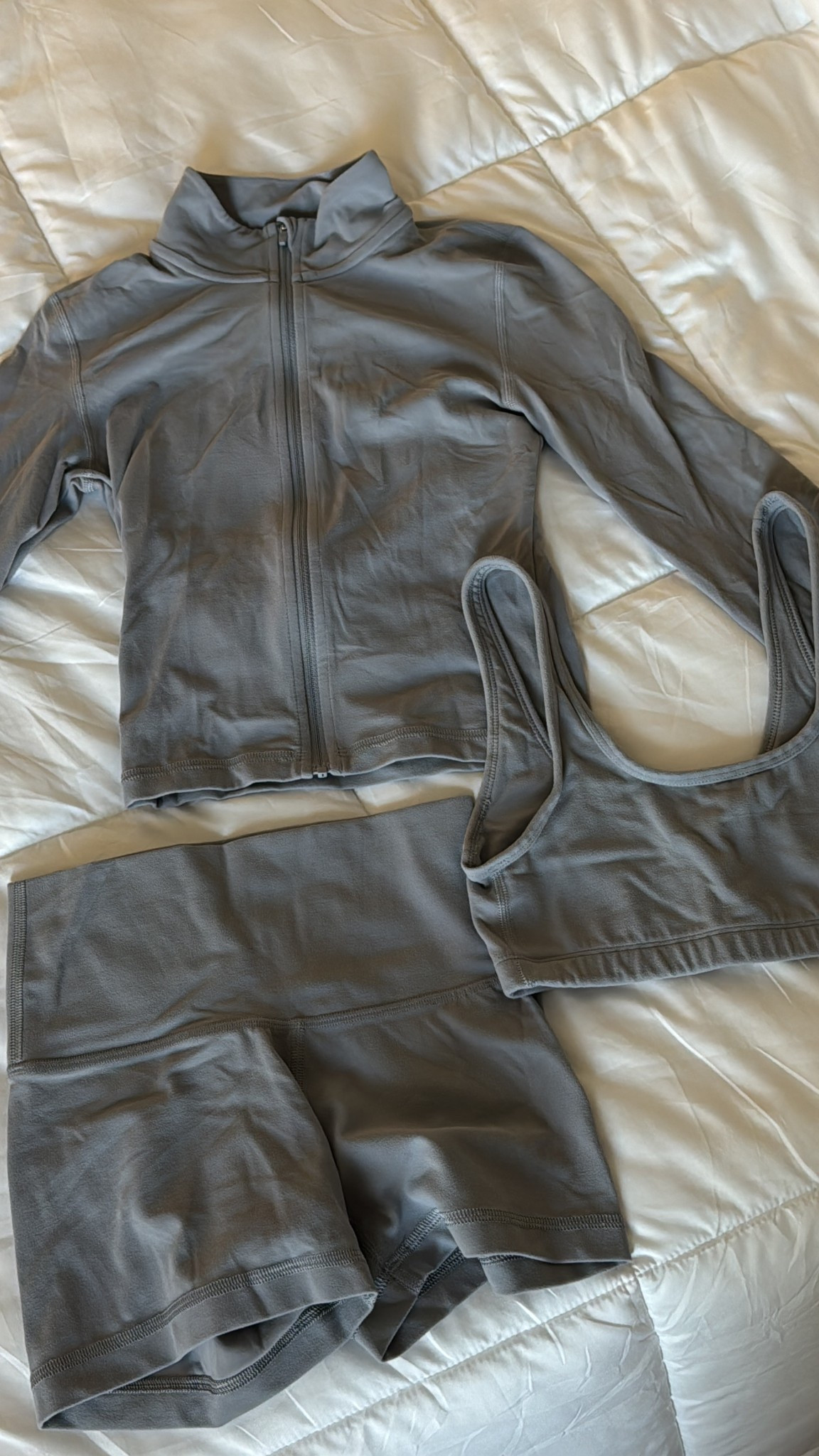 moon dust grey Aritzia workout set 🩶🤍☁️

#LTKFitness #LTKActive #LTKStyleTip