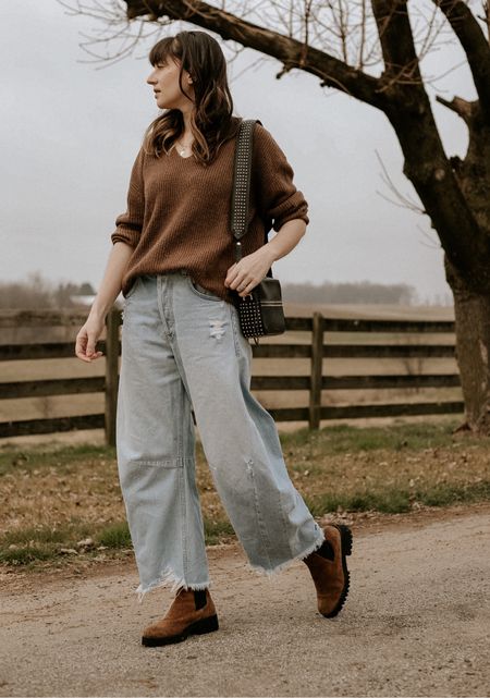 Oversized sweater - Jenni Kayne Cabin Sweater. Horseshoe jeans from citizens of humanity. Jeans outfit. Water-resistant boots from Freda Salvador  

#LTKshoecrush