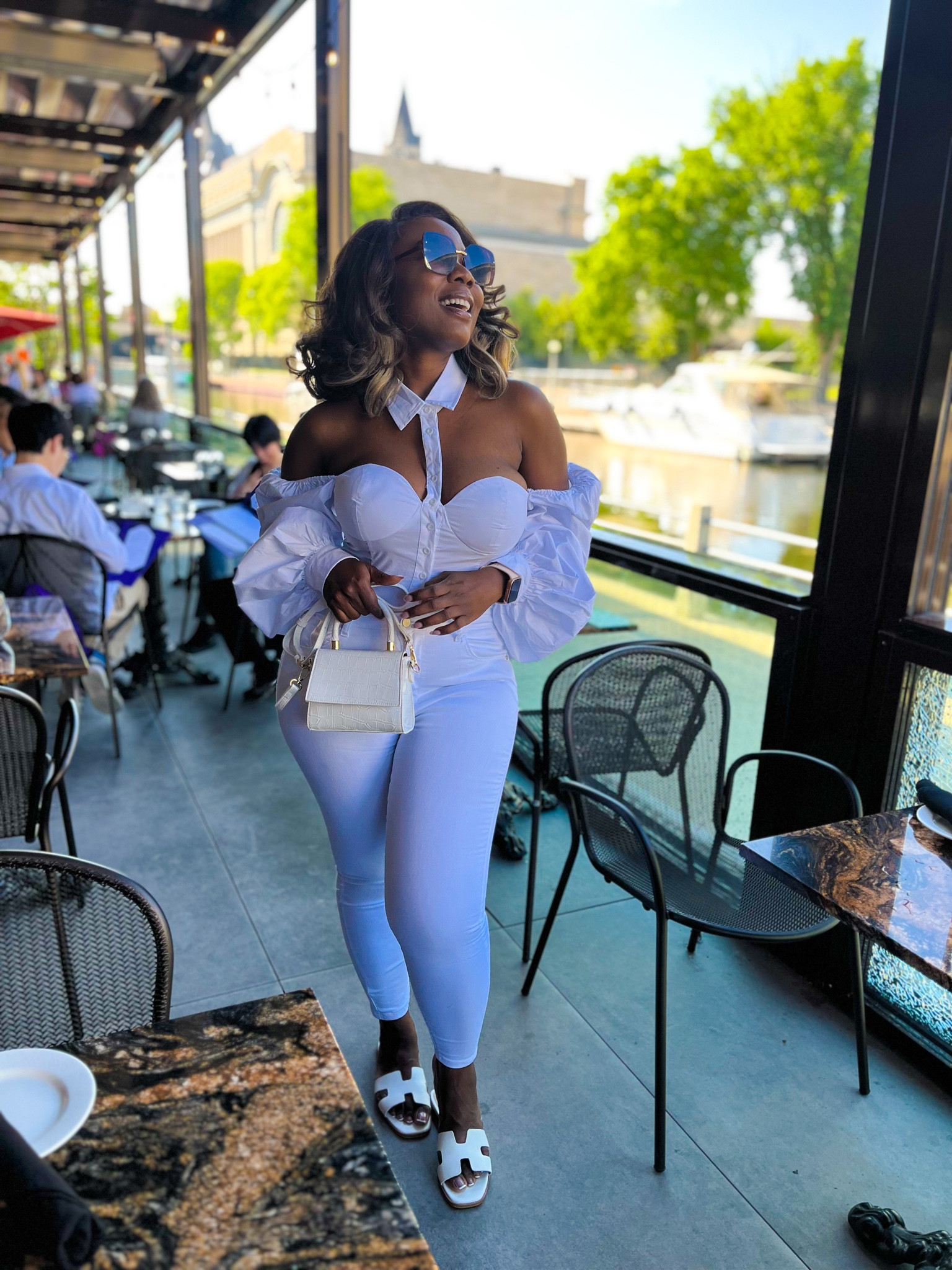 I’ve really been feeling myself in these white Steve Madden sandals which remind me of the ones from Hermès…but without that Hermès price tag 👀

#LTKunder100 #LTKshoecrush #LTKFind