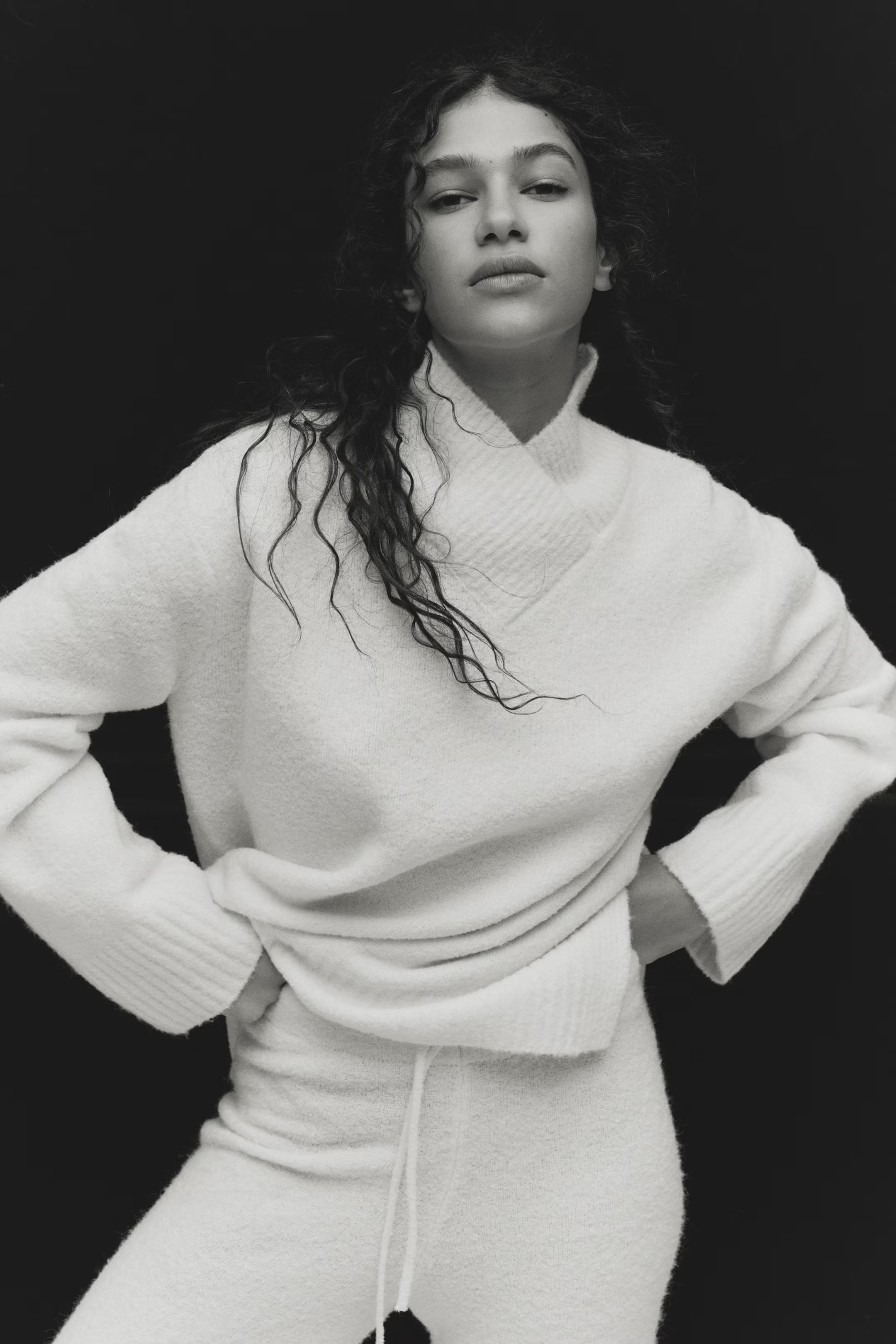 Wool-blend V-neck jumper | H&M (UK, MY, IN, SG, PH, TW, HK)