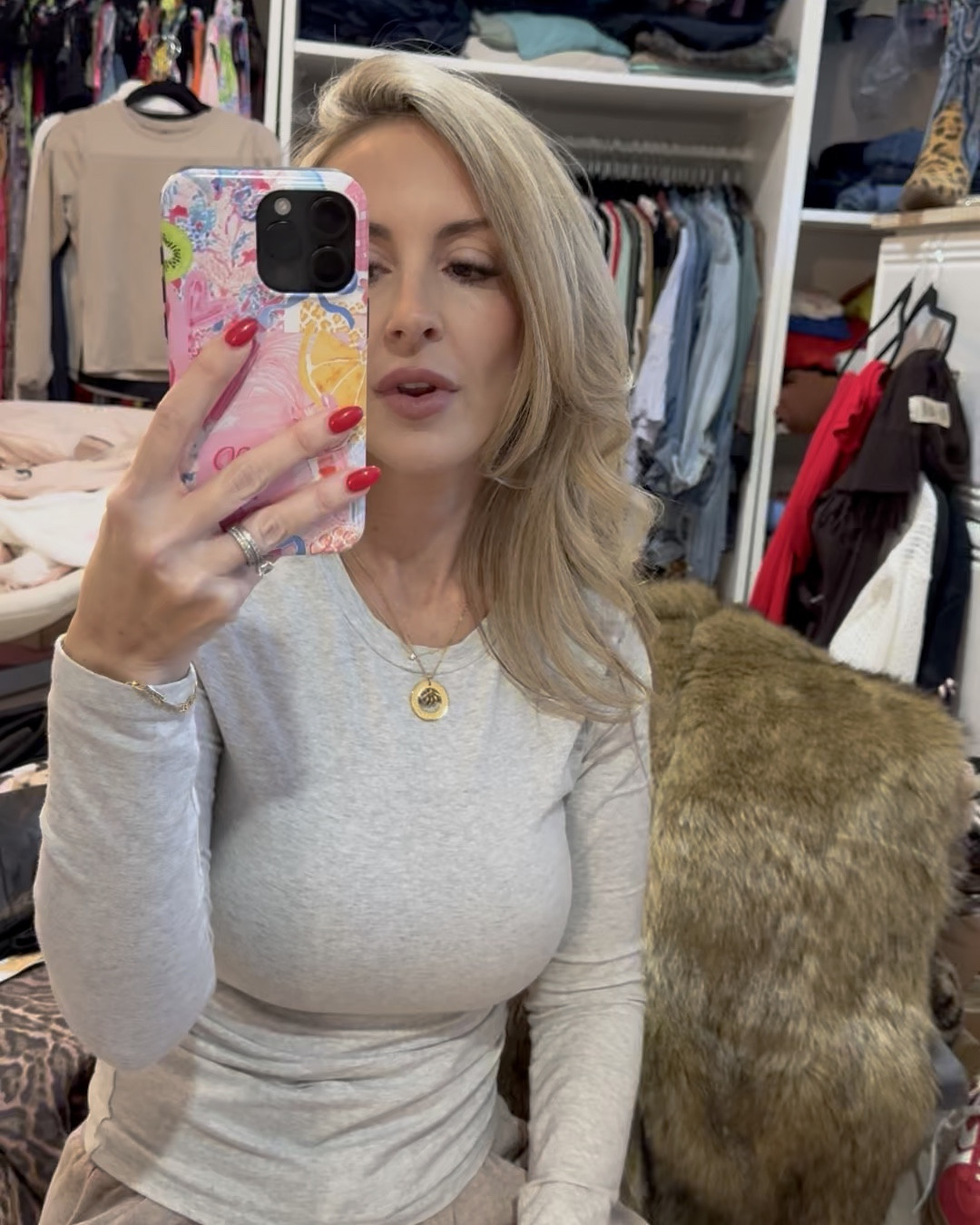 New makeup routine. U have very dry skin & I am loving this combo. 
Foundation - Tom Ford - Ivory Rose
Concealer- MAC N12 
Blush - Across The Dance Floor
Bronzer- Fair Medium
Lips-Viva Glam 
Gloss- Sunrise Pink
Liner- Graham Cracker

#LTKGiftGuide #LTKgrwm #LTKBeauty