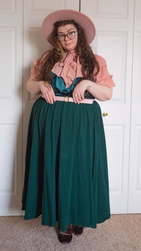 Plus size pink and green outfit 