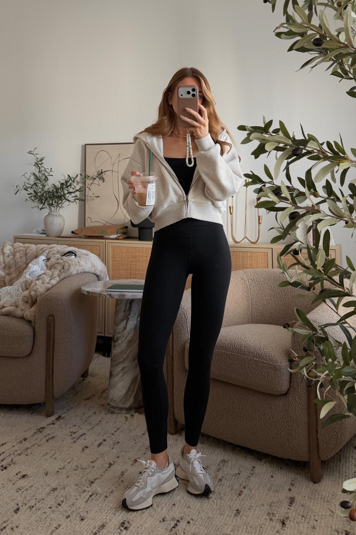 bra tank: xs // leggings: xs regular // jacket: xs 