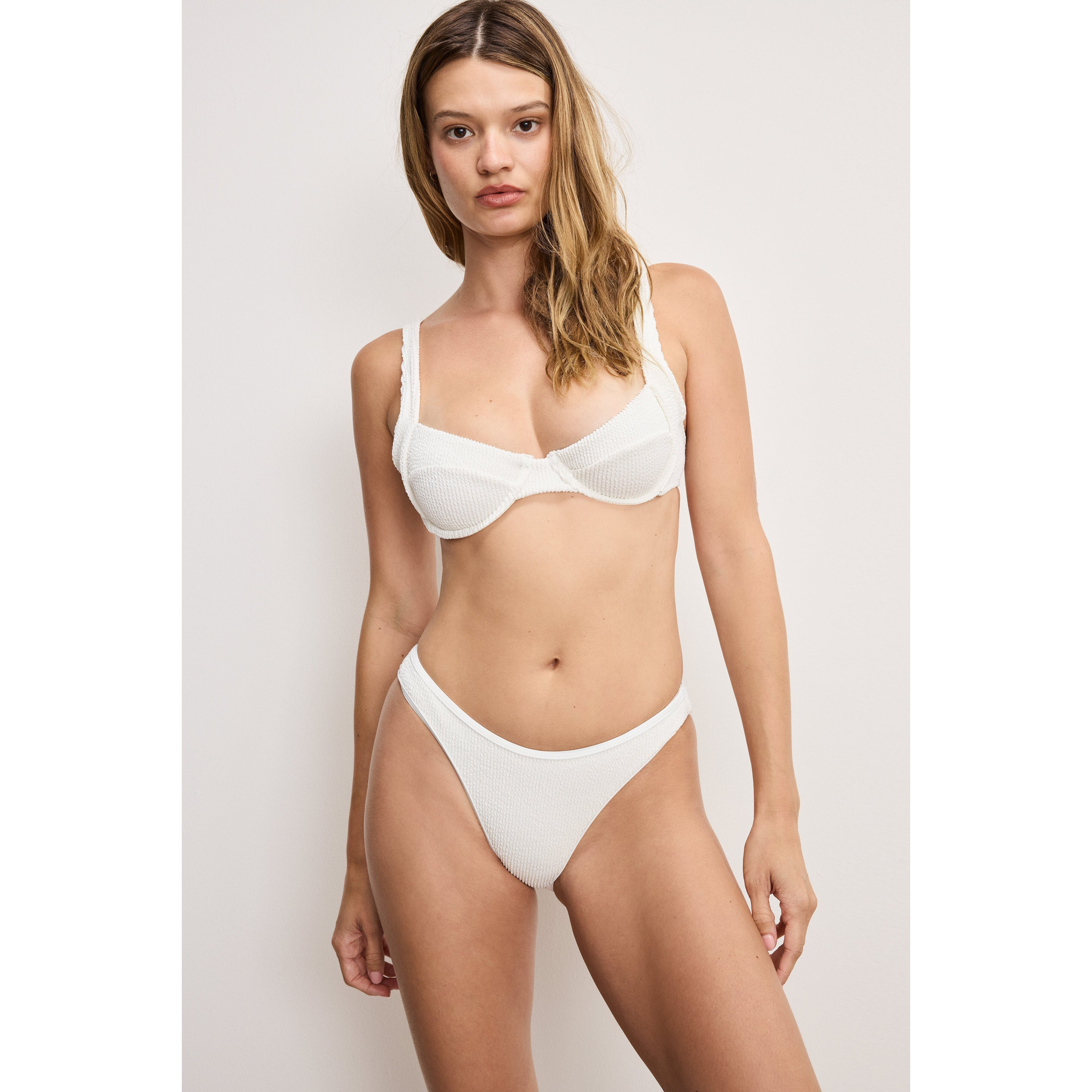 Women's Always Fits Demi Bikini Top | Cloud White, Size XS | Good American by Khlo� Kardashian | Good American