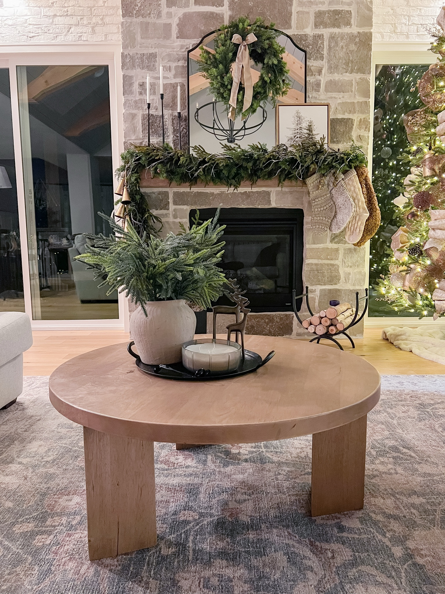 Coffee table and living room links! 

#LTKHome #LTKSeasonal #LTKHoliday