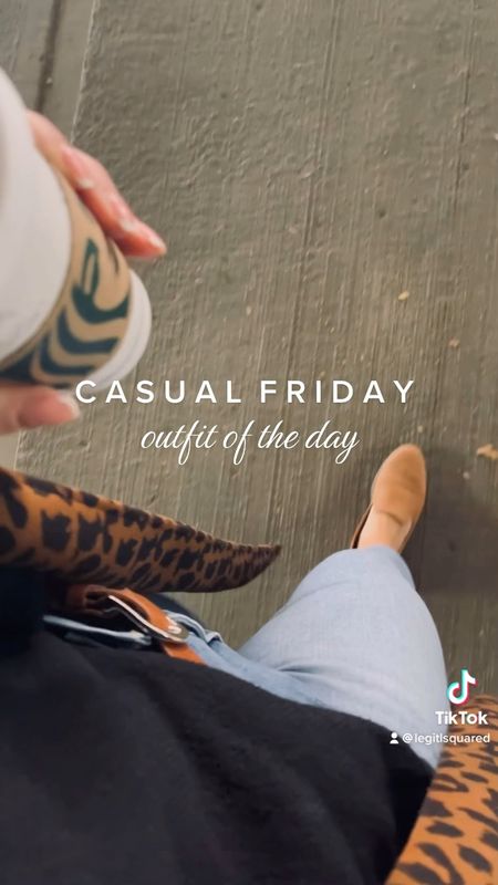 Casual Friday’s mean a Starbucks coffee in hand. 


Business casual, Walmart sweater, Abercrombie jeans, loafers, fall work days

#LTKworkwear #LTKunder100 #LTKstyletip