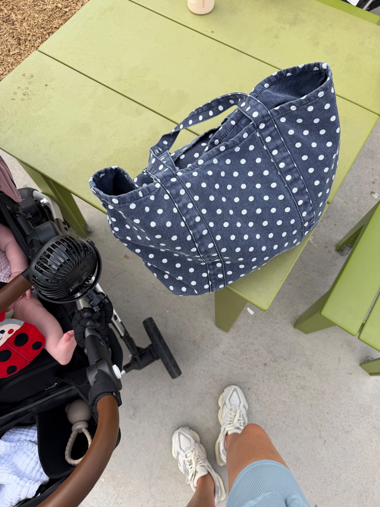 Love this cutie tote bag! I used it as a diaper bag for the park yesterday and it fit SO much! 💁🏼‍♀️