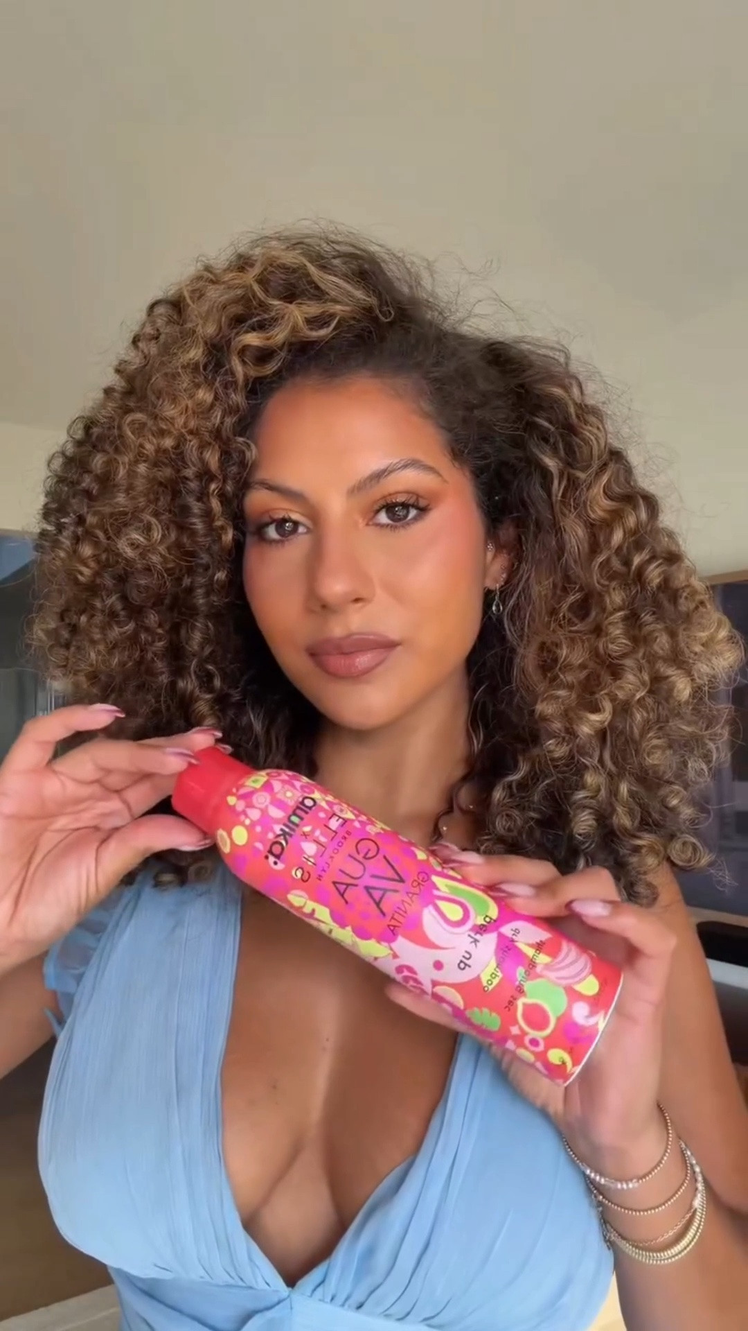 Day 5 wash & go curl refresh! 🩵 the curls have been thrivinggg lately and these products really whipped them back into shape!! How many more days do you think I can get out of this wash & go?! 😂 comment CURLS for products 🔗’s! 

#curlyhair #curlyhairstyles #washandgo #curlyhairrefresh #3bcurls