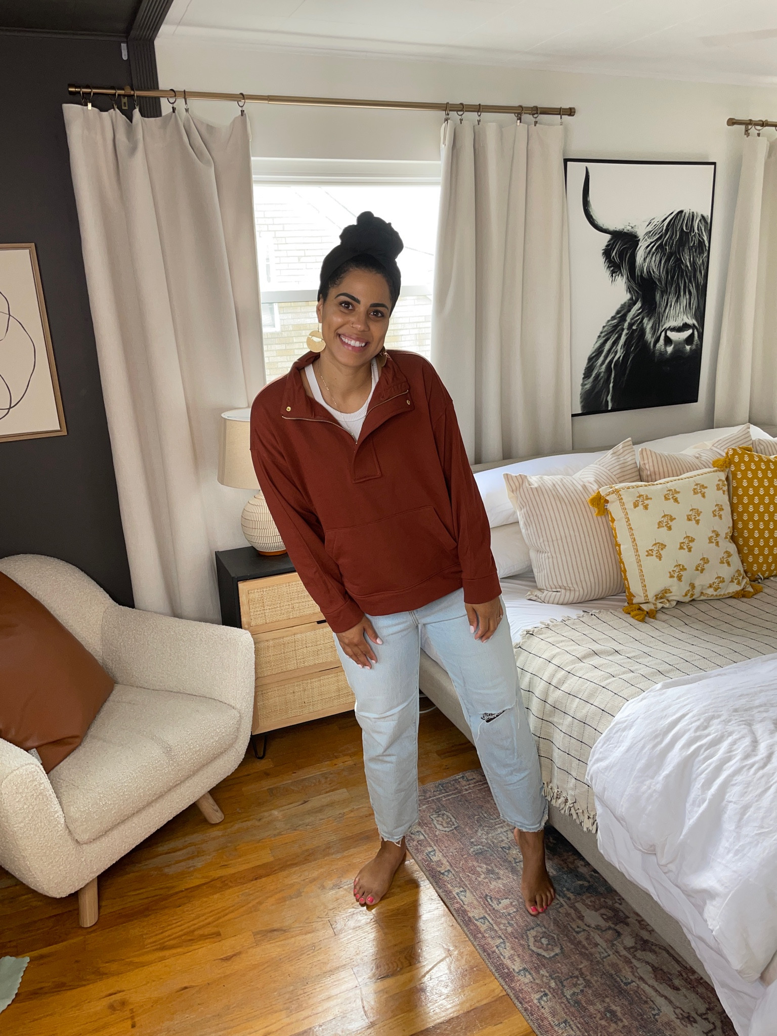 5'9 
XL sweatshirt, size 12 jeans 

#LTKSeasonal #LTKcurves #LTKunder50