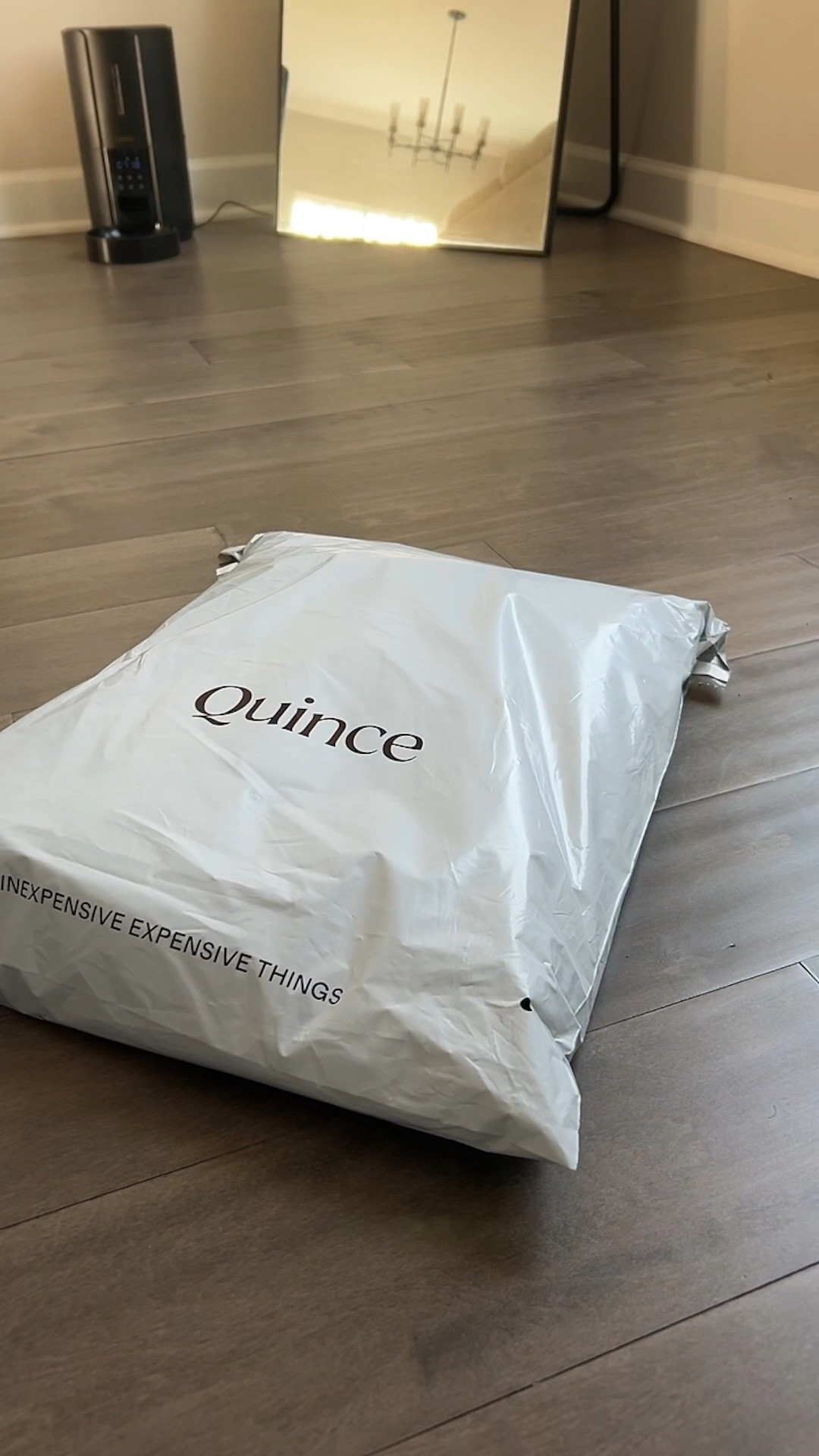 An @Quince unboxing! 
Barrel leg jeans 
Ankle trousers 
Oversized blazer 
Everything is tts! I have an 8 or medium in them all

Affordable workwear

#LTKdayinmylife #LTKWorkwear #LTKSaleAlert