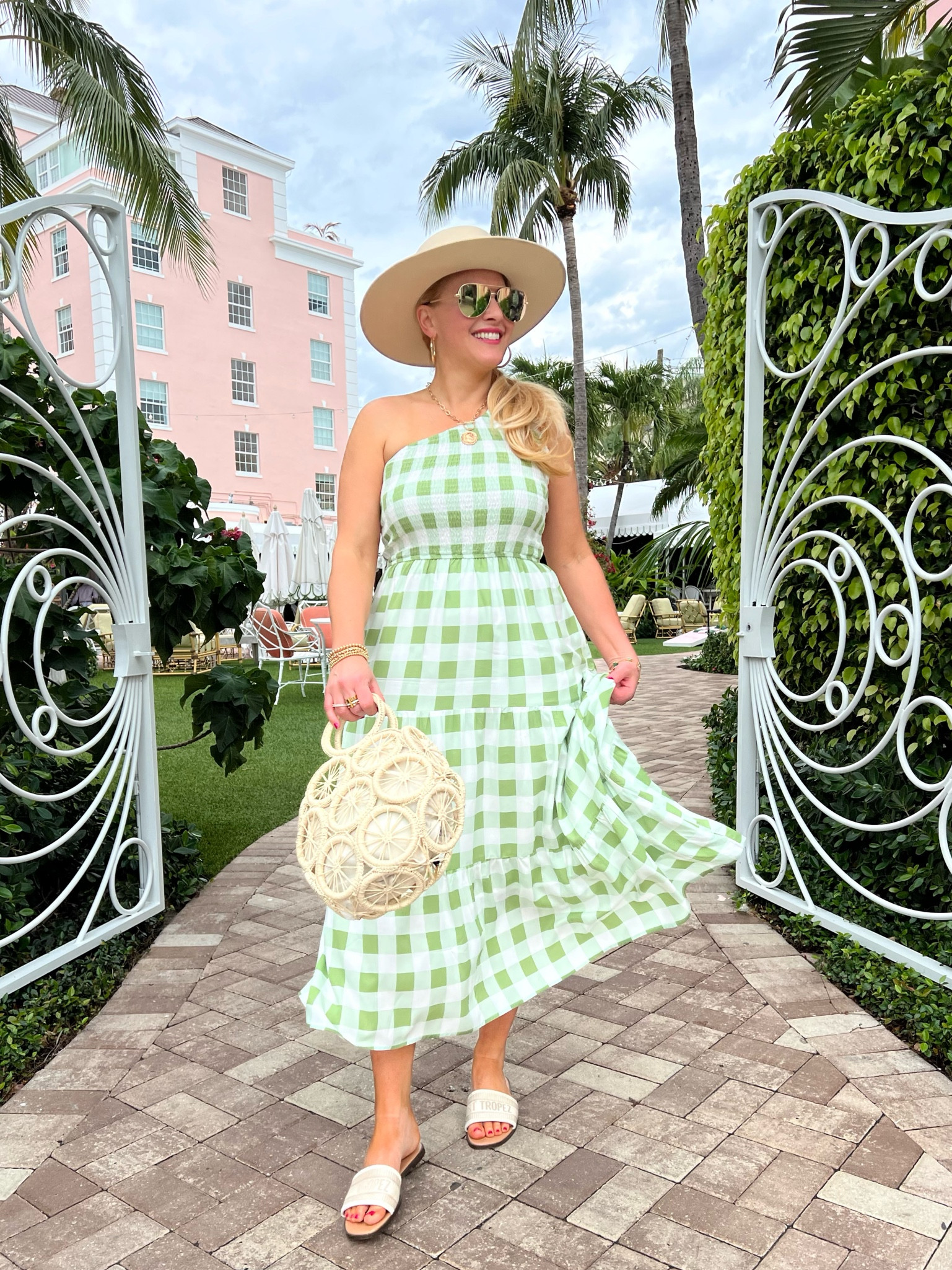 👗MAXI DRESS: If you’re headed to Palm beach for spring break, pack this maxi dress with you!

🤍It comes in several colors.

🙌🏼I’m wearing a medium and it fits true to size.  Perfect for a for a tropical destination or a hotel brunch!

👗DRESS: @amazonfashion
👒 HAT: @lackofcoloraus

#amazon #amazonfinds #amazonfashion #amazonfashionfinds #founditonamazon #maxidress #sundress #springdress #street2beachstyle #rewardstylebloggers #affordablefashion #springfashion #travel #palmbeach #pinkparadise #thecolonypalmbeach #tampabloggers #stpetebloggers #coastalliving #southernliving #southerncharm #coastalstyle #tlpicks #clpicks #lackofcolor @jtstjtst11 @southernlivingmag @coastal_living @thecolonypalmbeach


#LTKSeasonal #LTKShoeCrush #LTKStyleTip #LTKItBag #LTKFindsUnder100 #LTKOver40 #LTKMidsize #LTKTravel #LTKU #LTKSaleAlert #LTKFindsUnder50 #LTKSwim #LTKGiftGuide