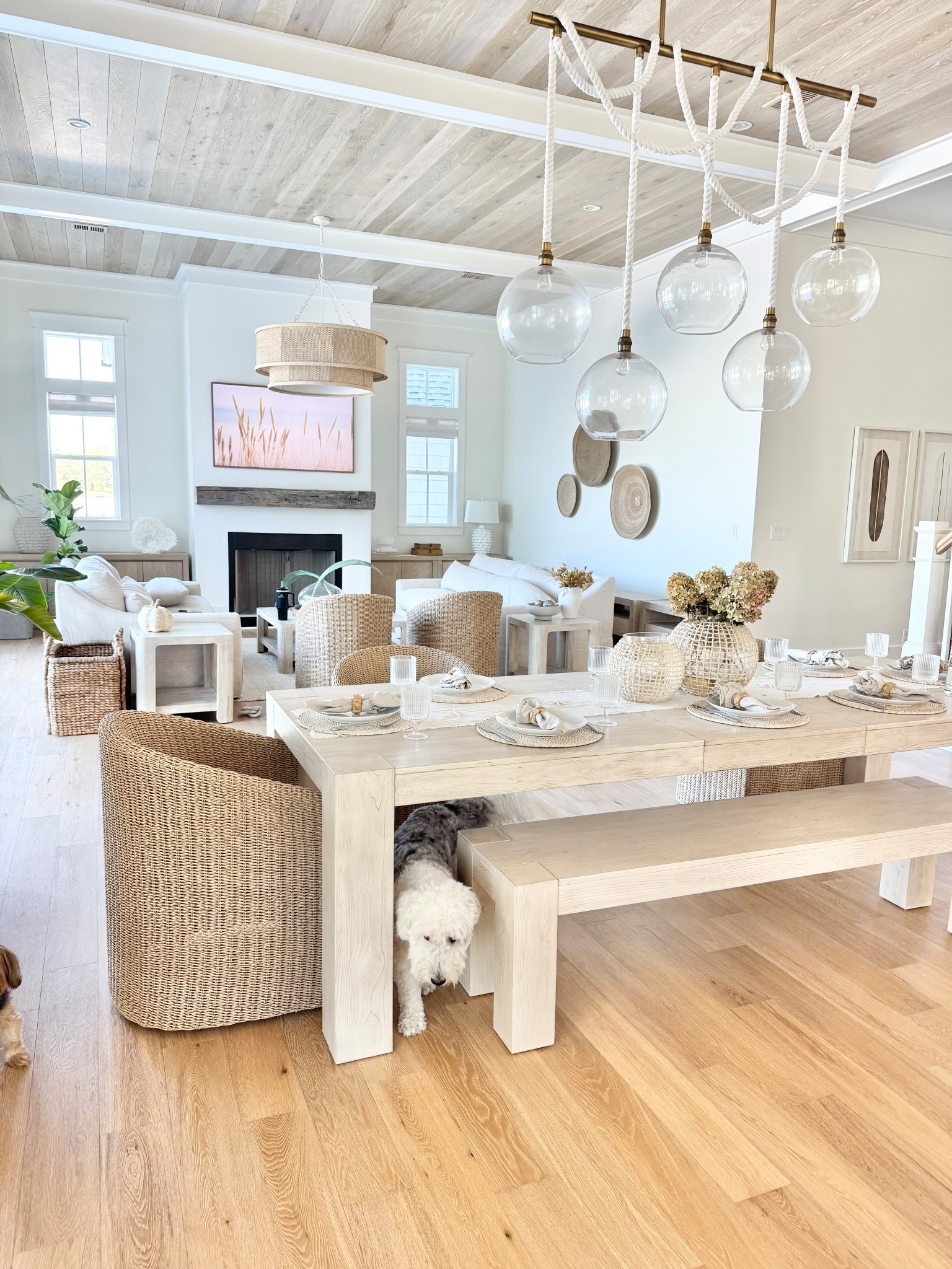 Modern coastal living room and dining table.  

#LTKHome #LTKFindsUnder100 #LTKStyleTip